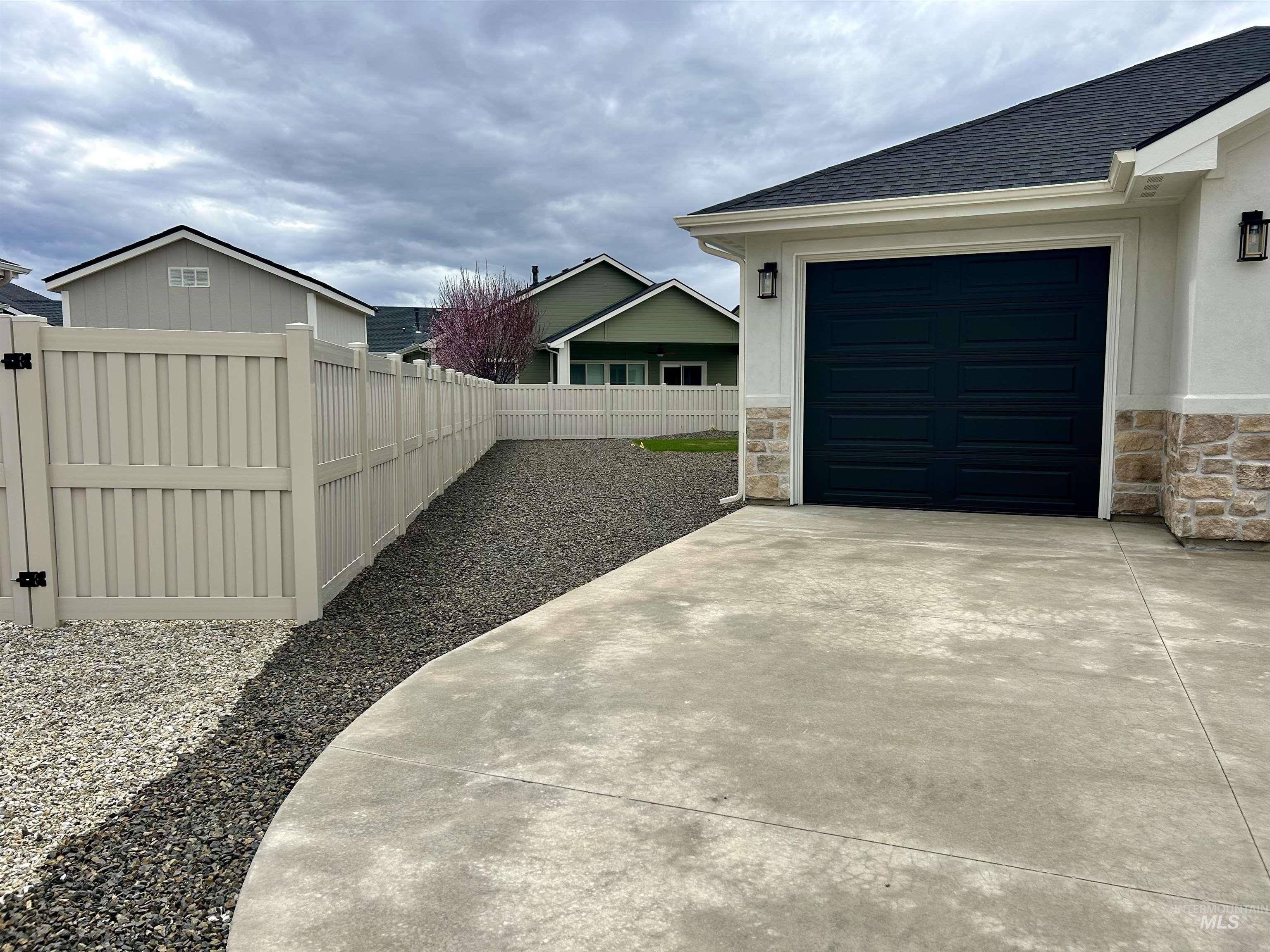 property viewer photo 5