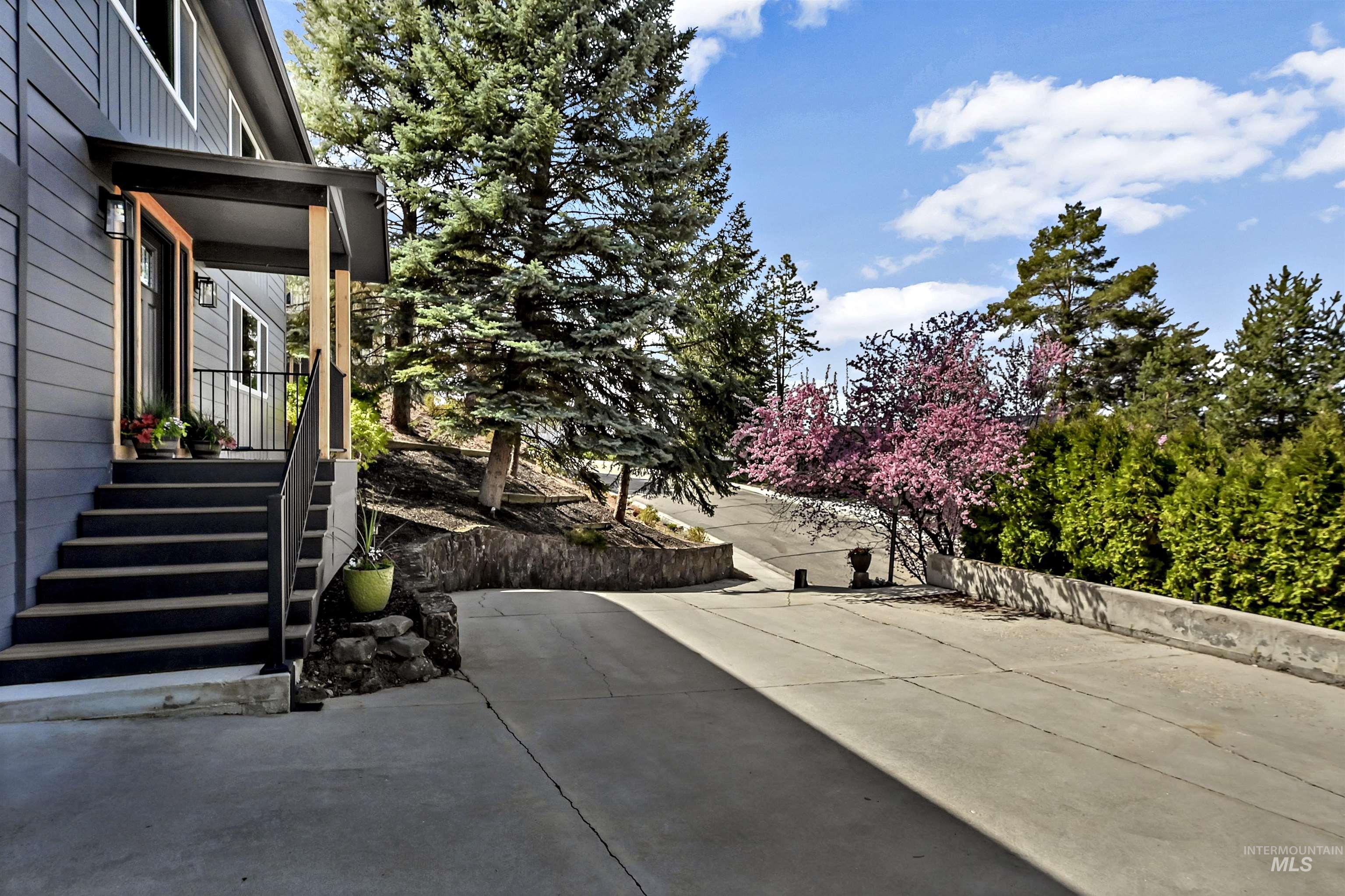 property viewer photo 36