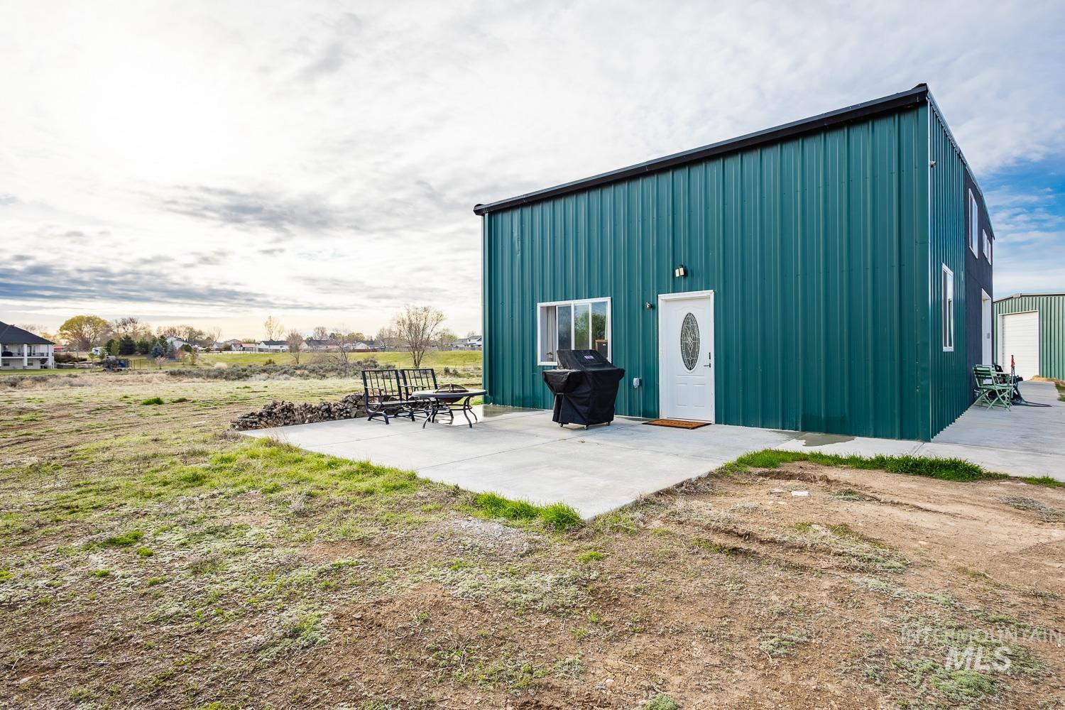 main property photo 25