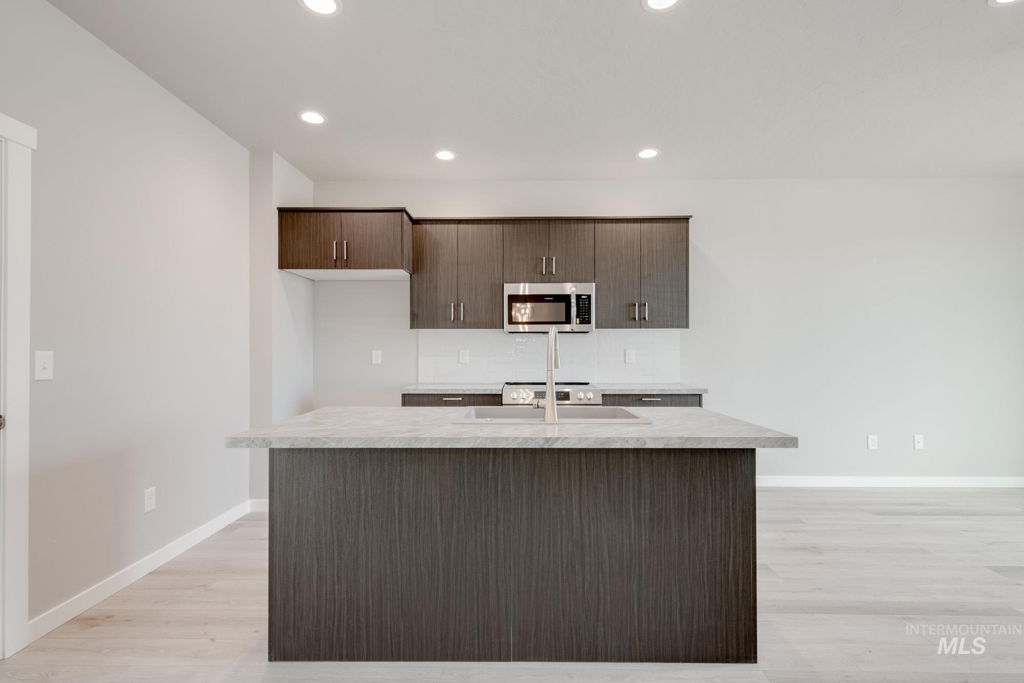 property viewer photo 2