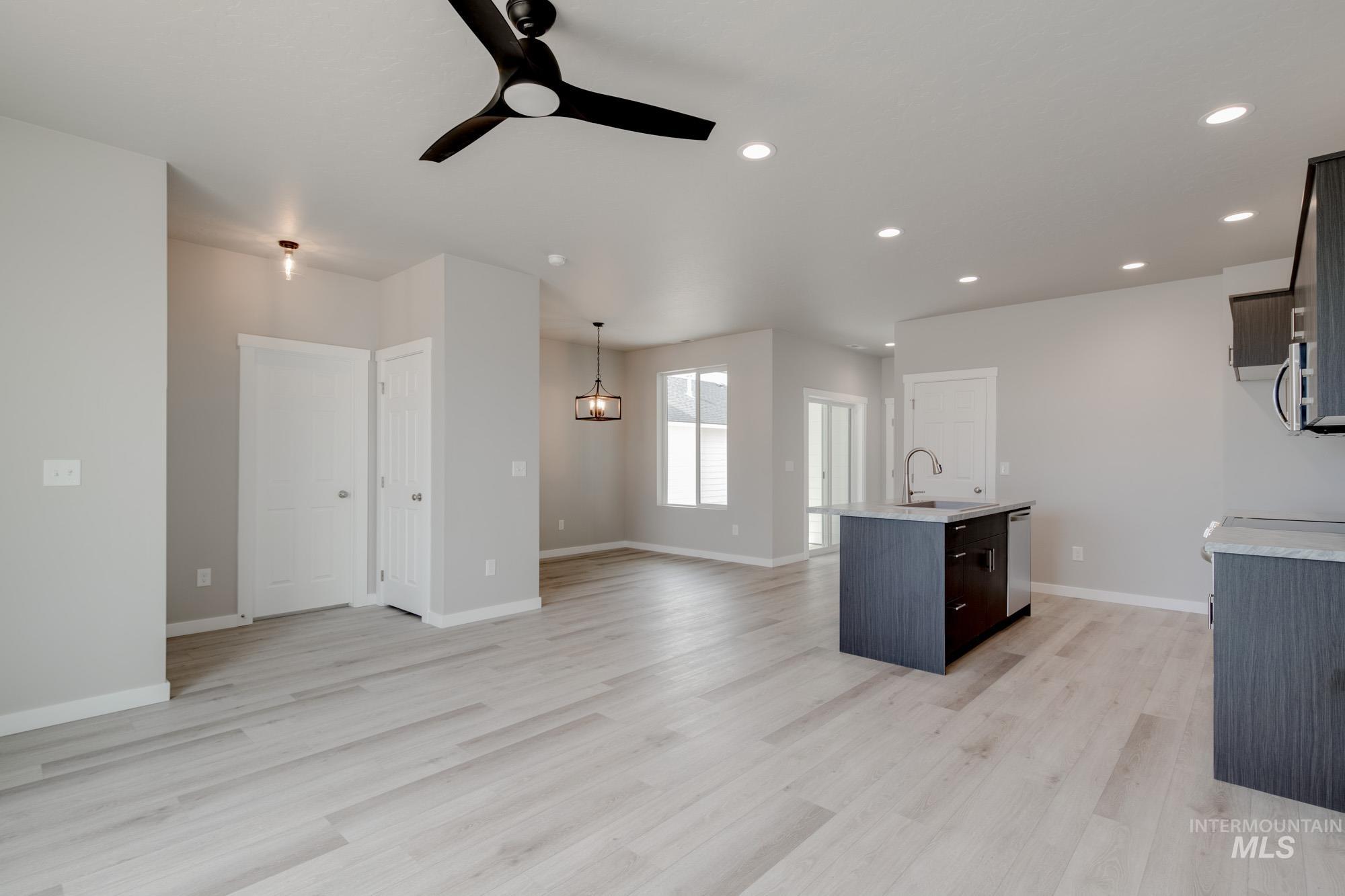 property viewer photo 7
