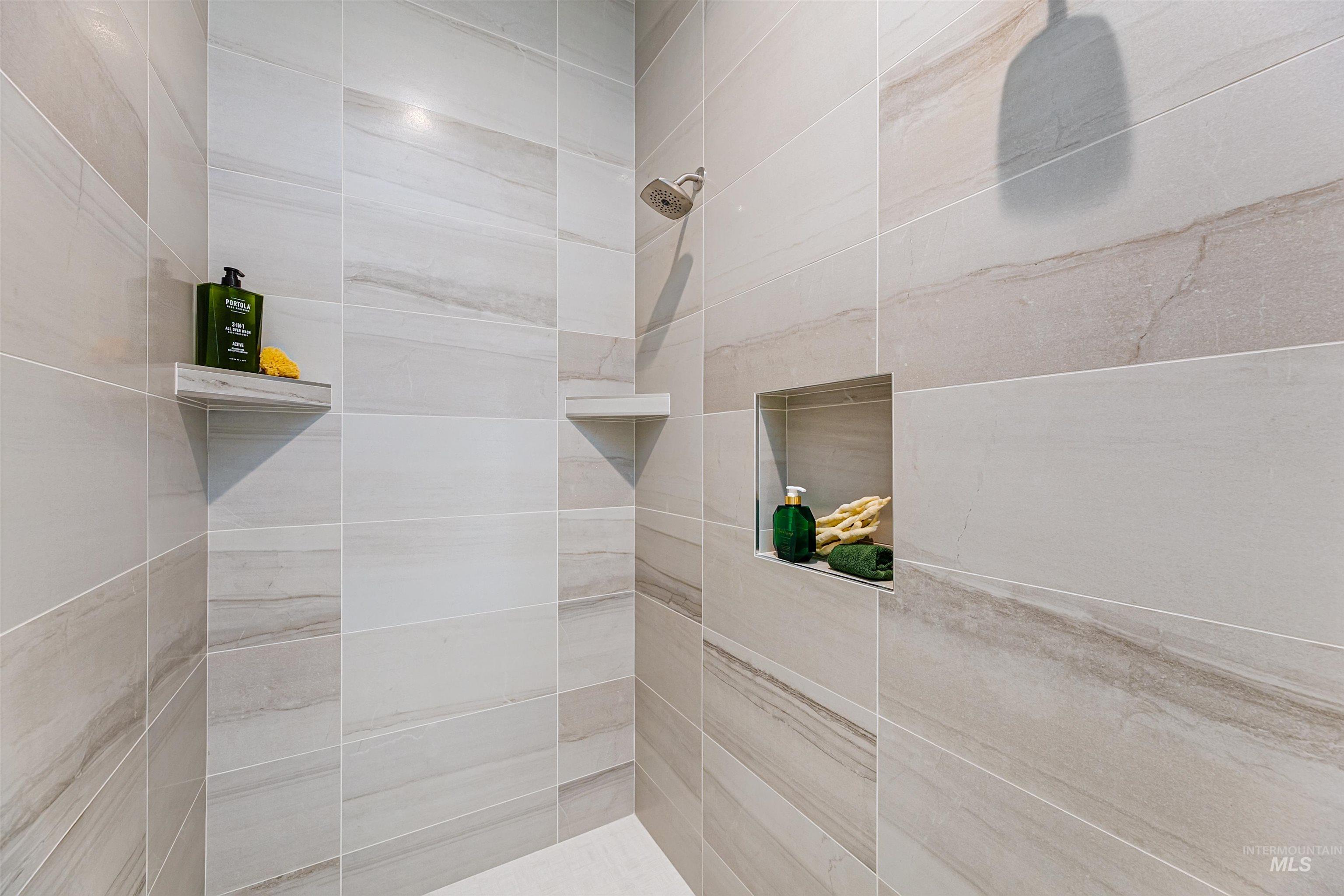 property viewer photo 22