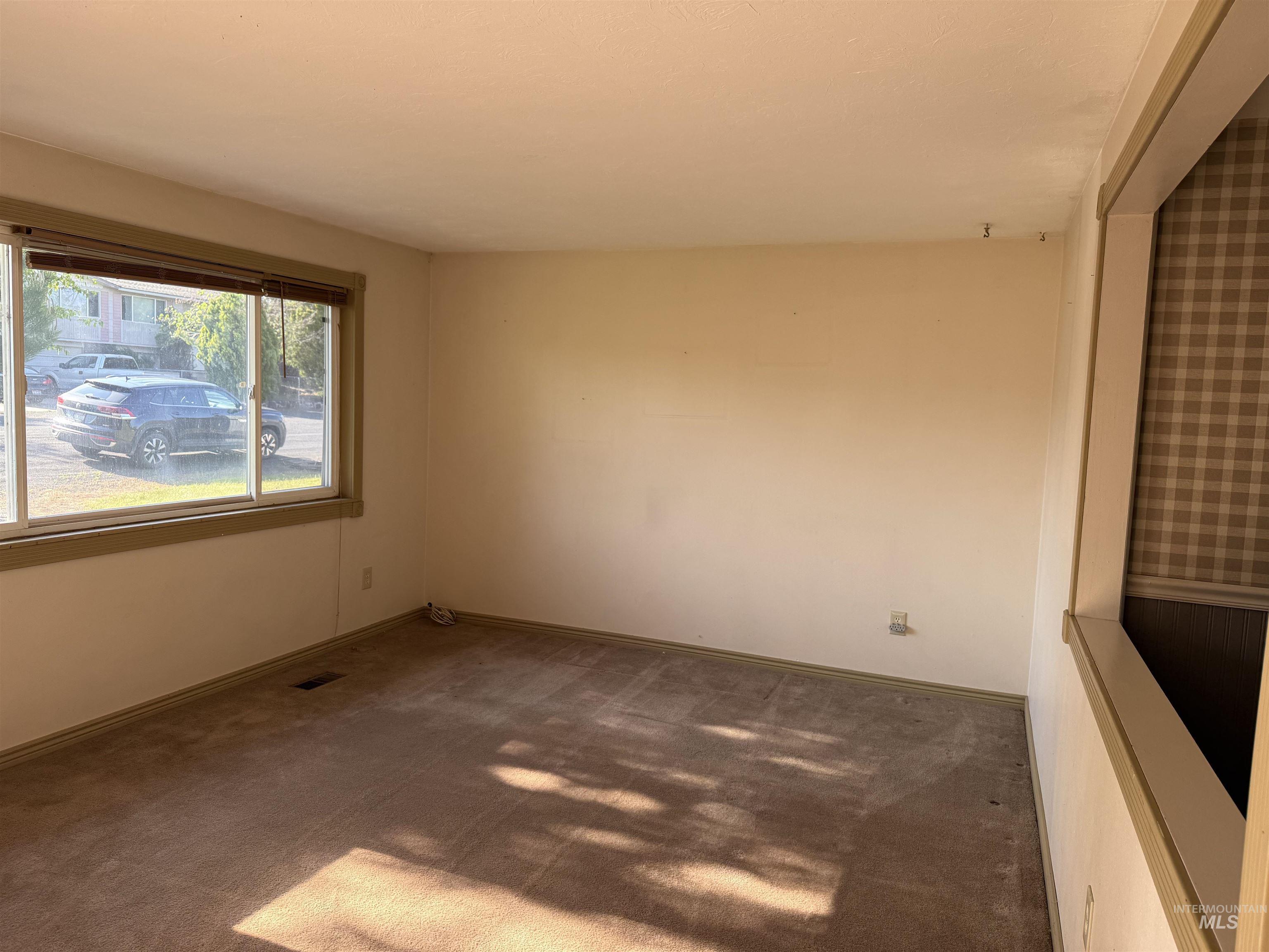 property viewer photo 6