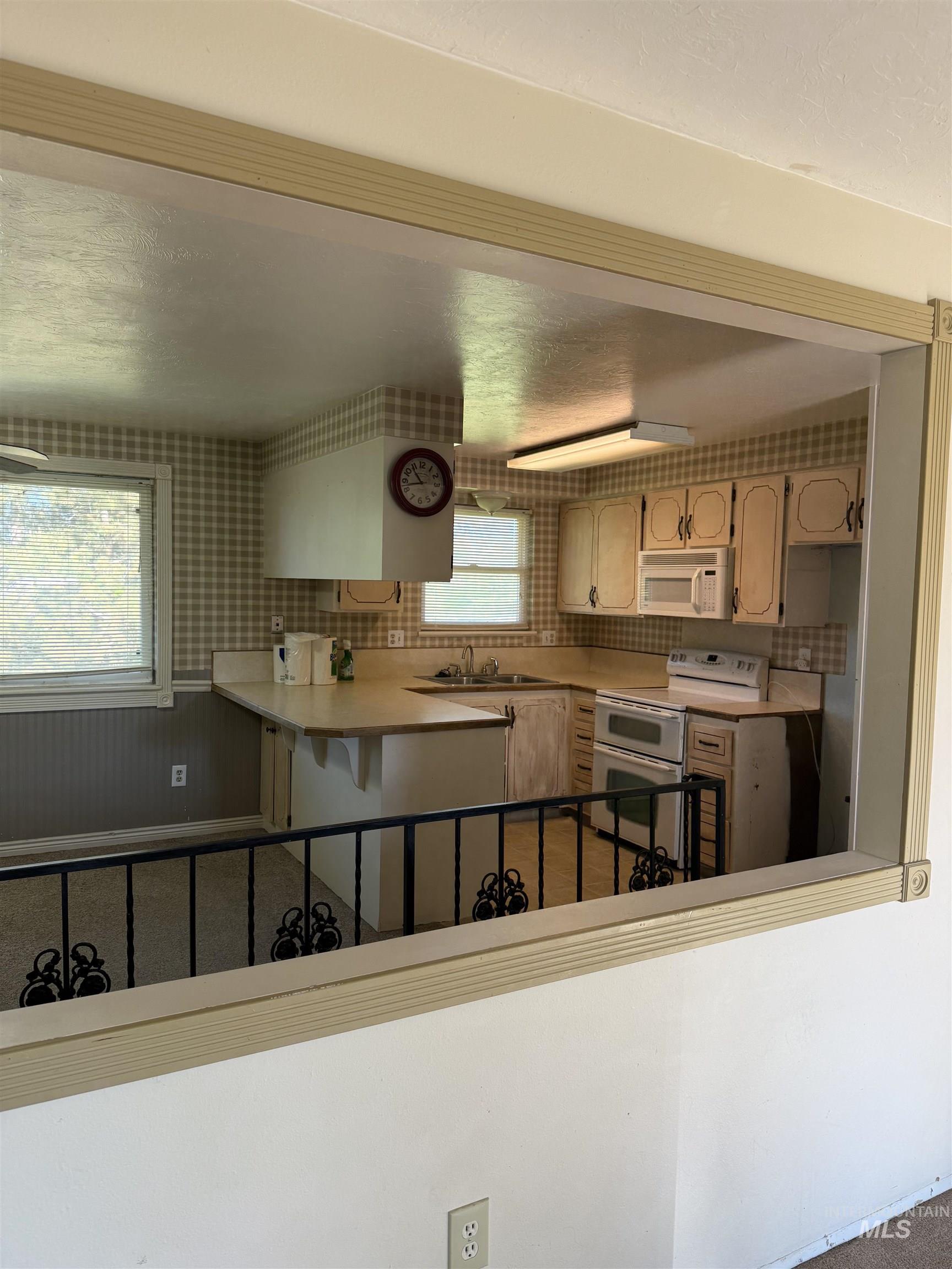 property viewer photo 9