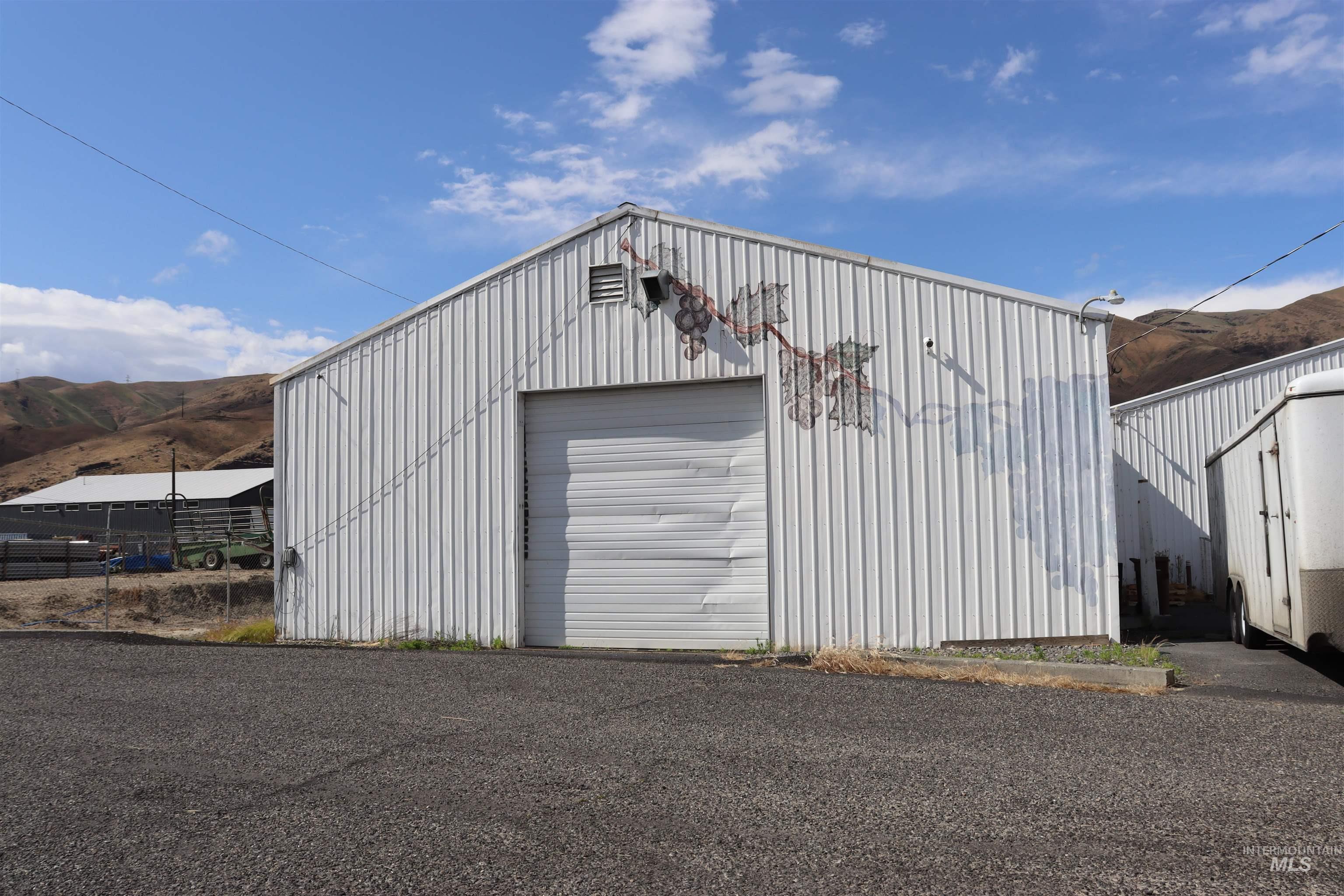 main property photo 14