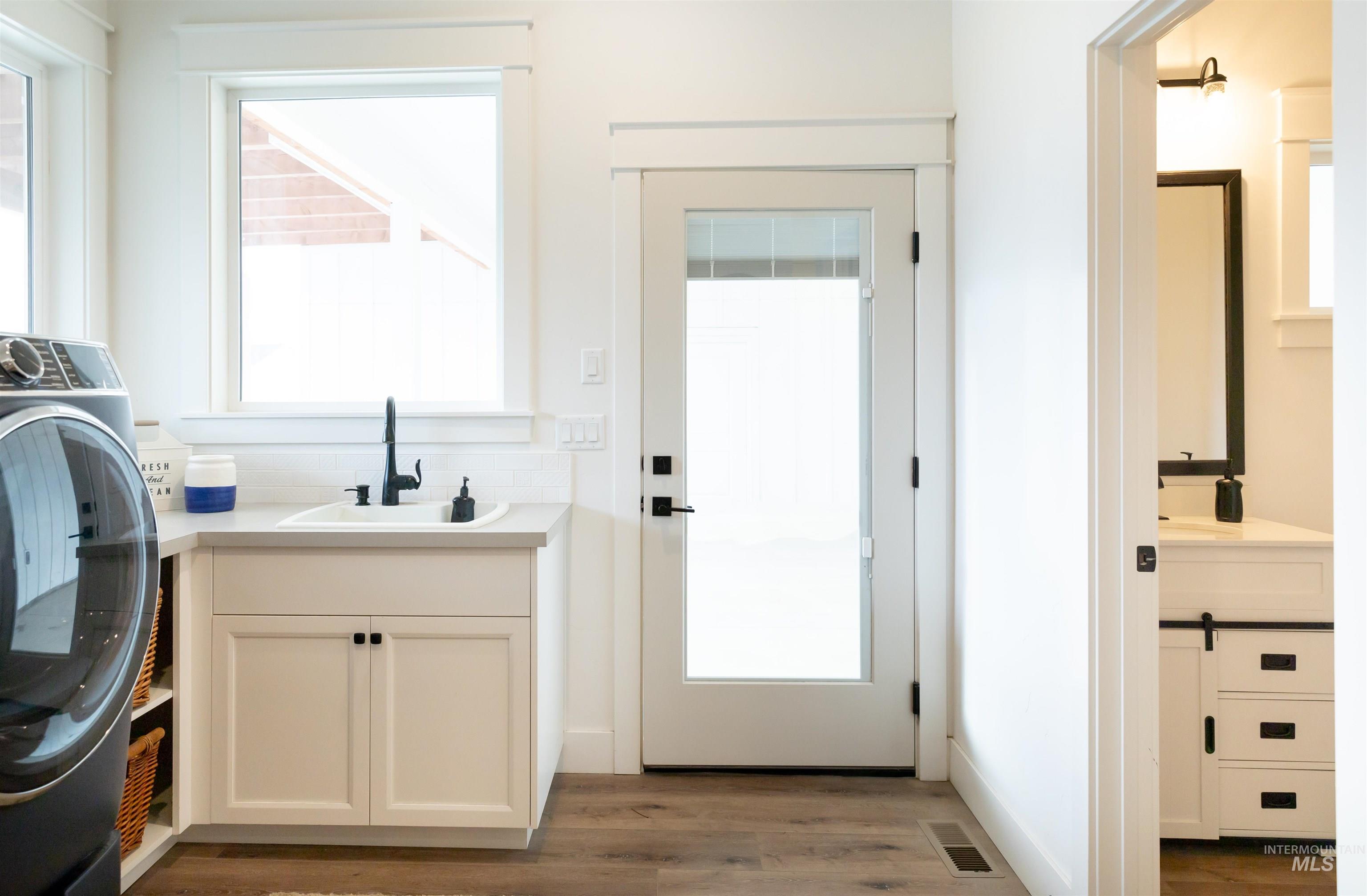 property viewer photo 22