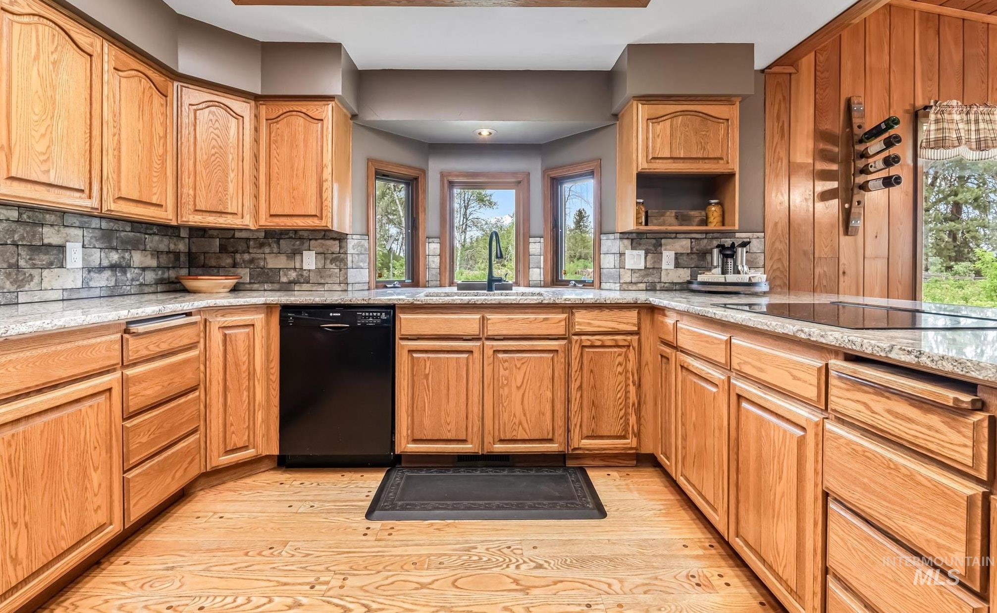 property viewer photo 10