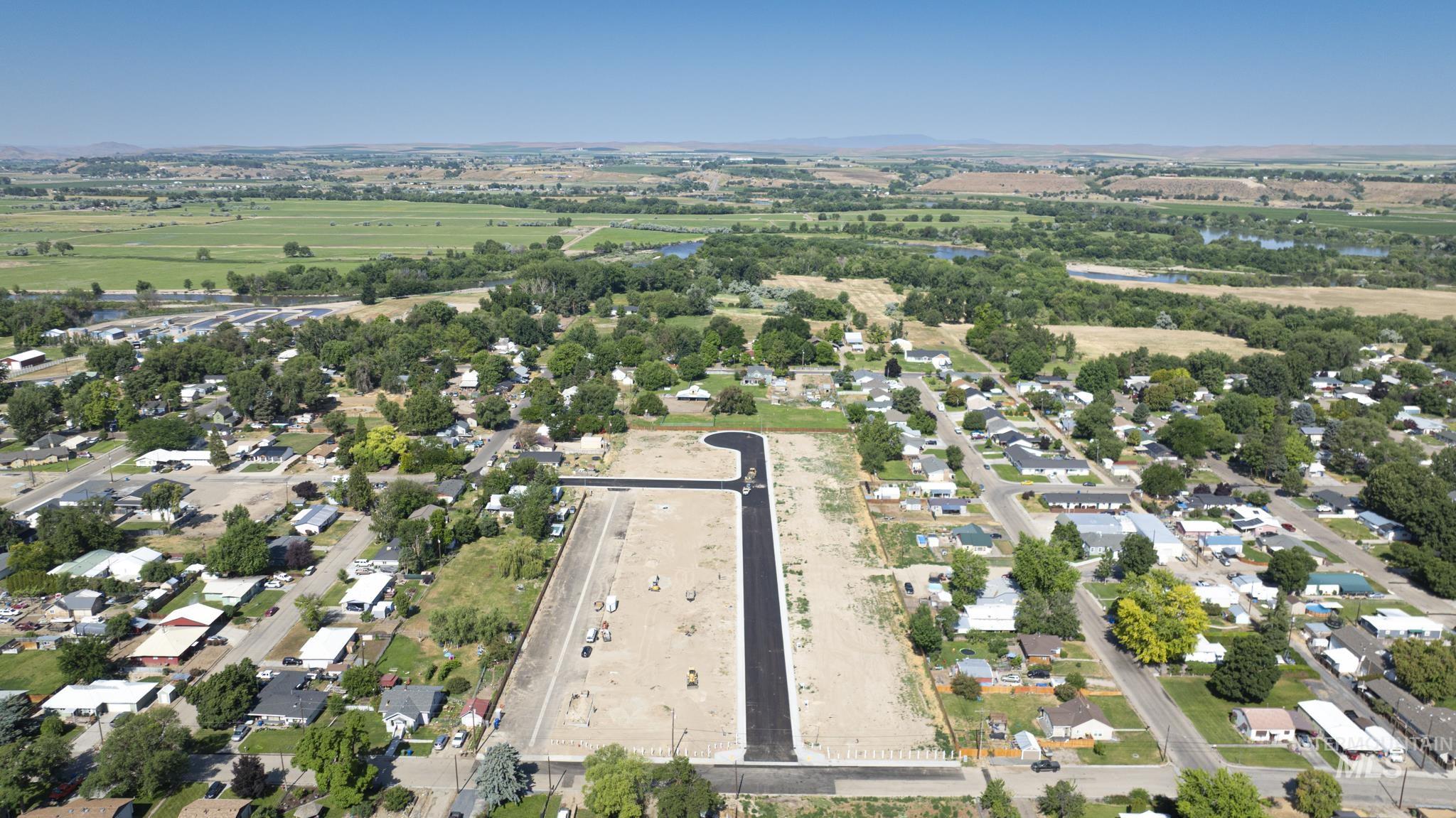 main property photo 6