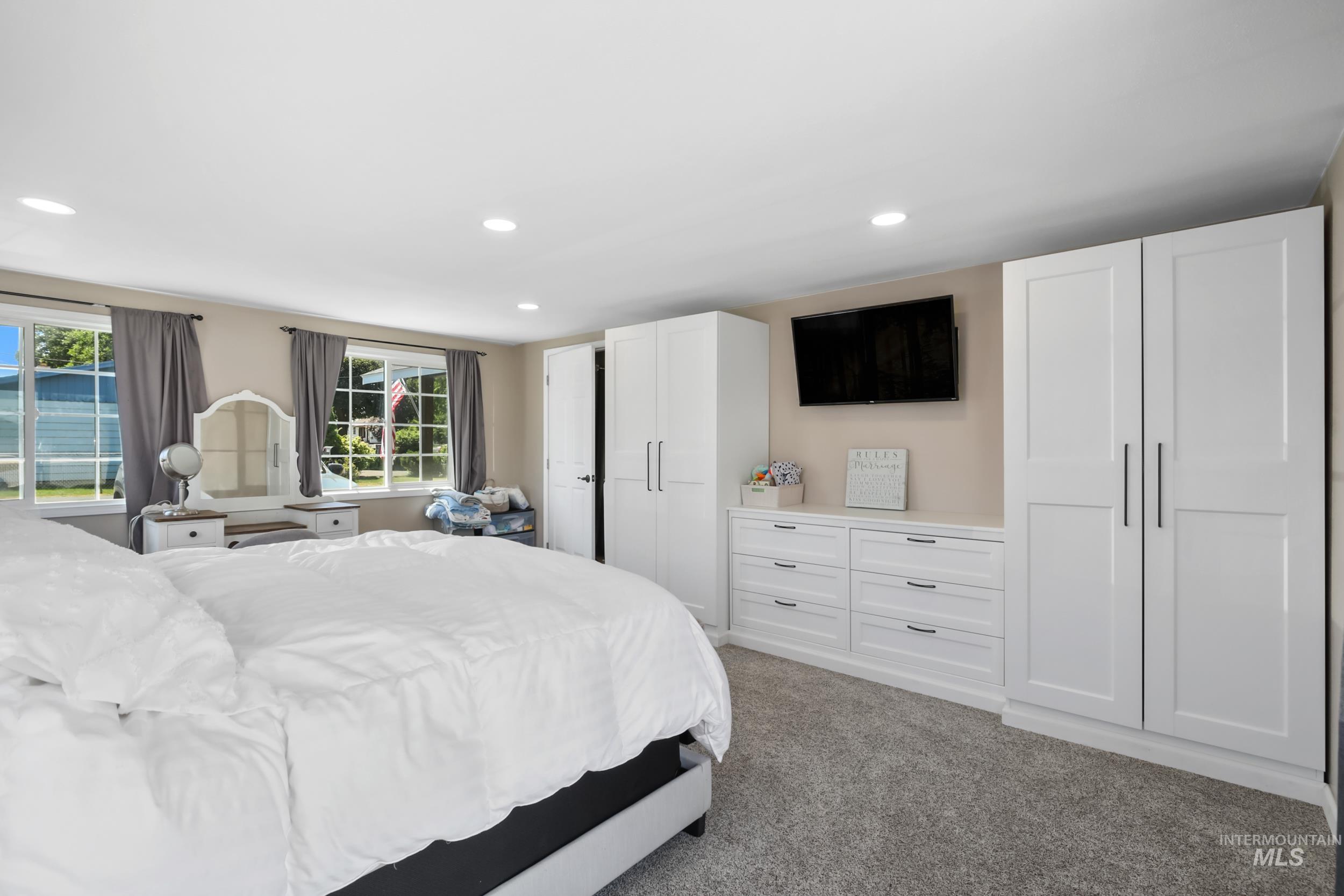 property viewer photo 16