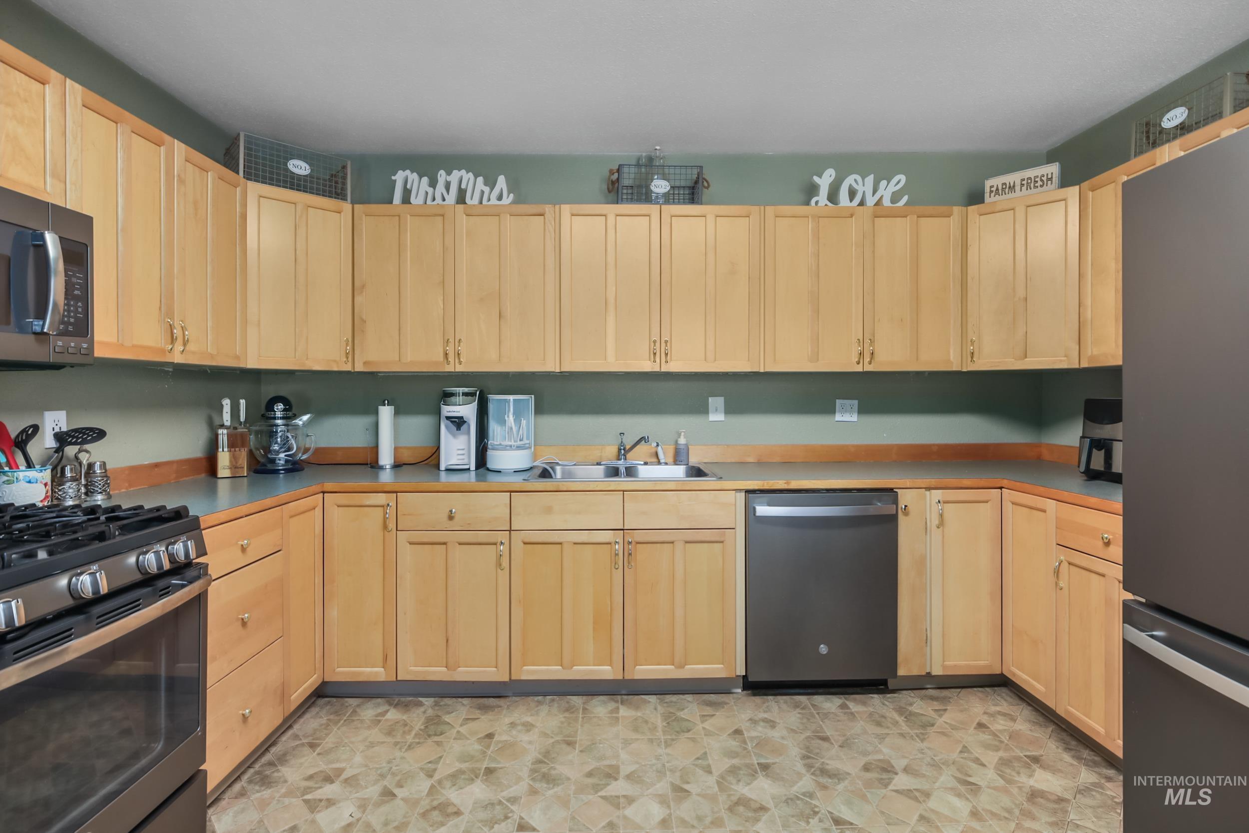 property viewer photo 5