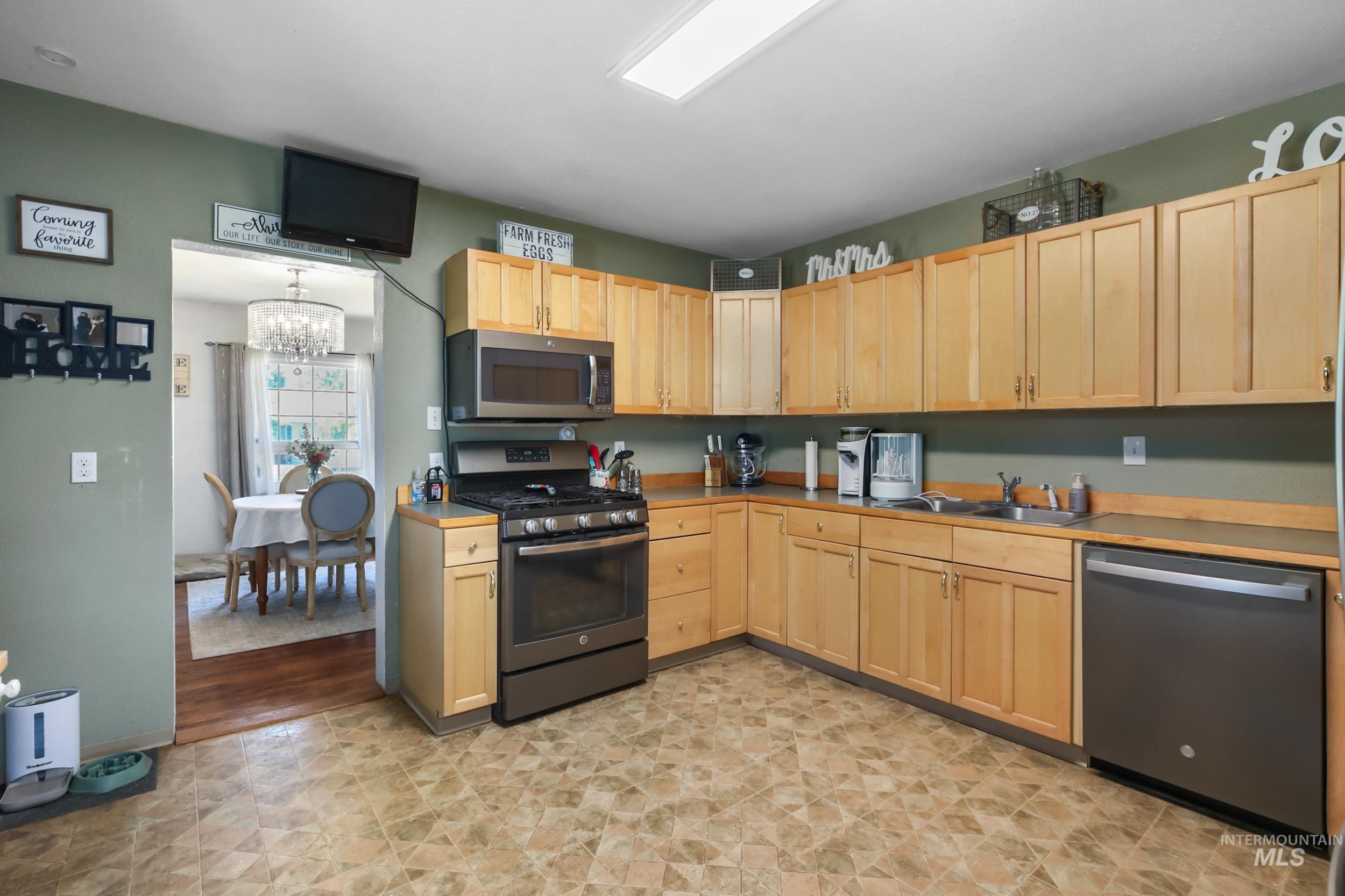 property viewer photo 7