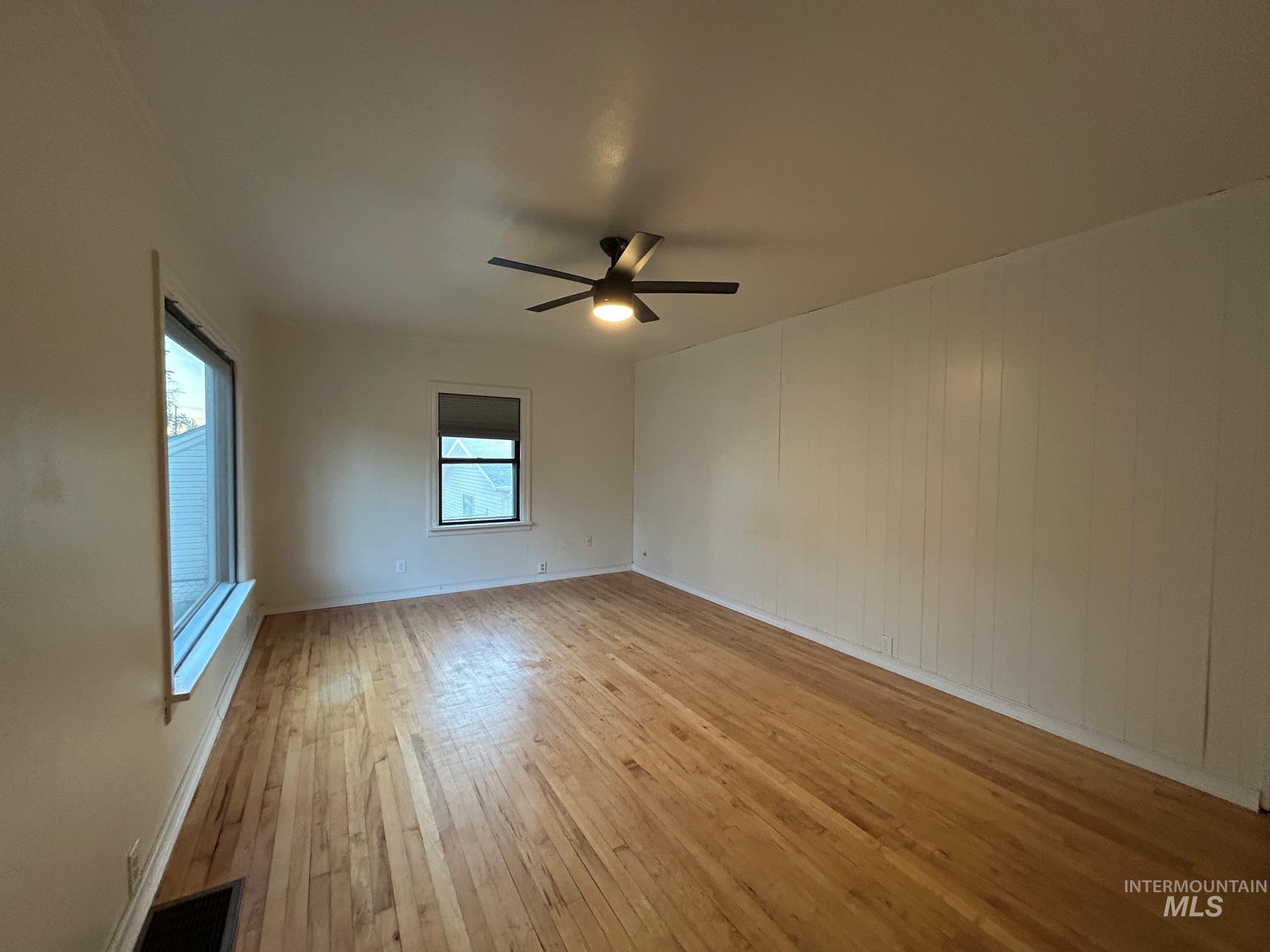 property viewer photo 7