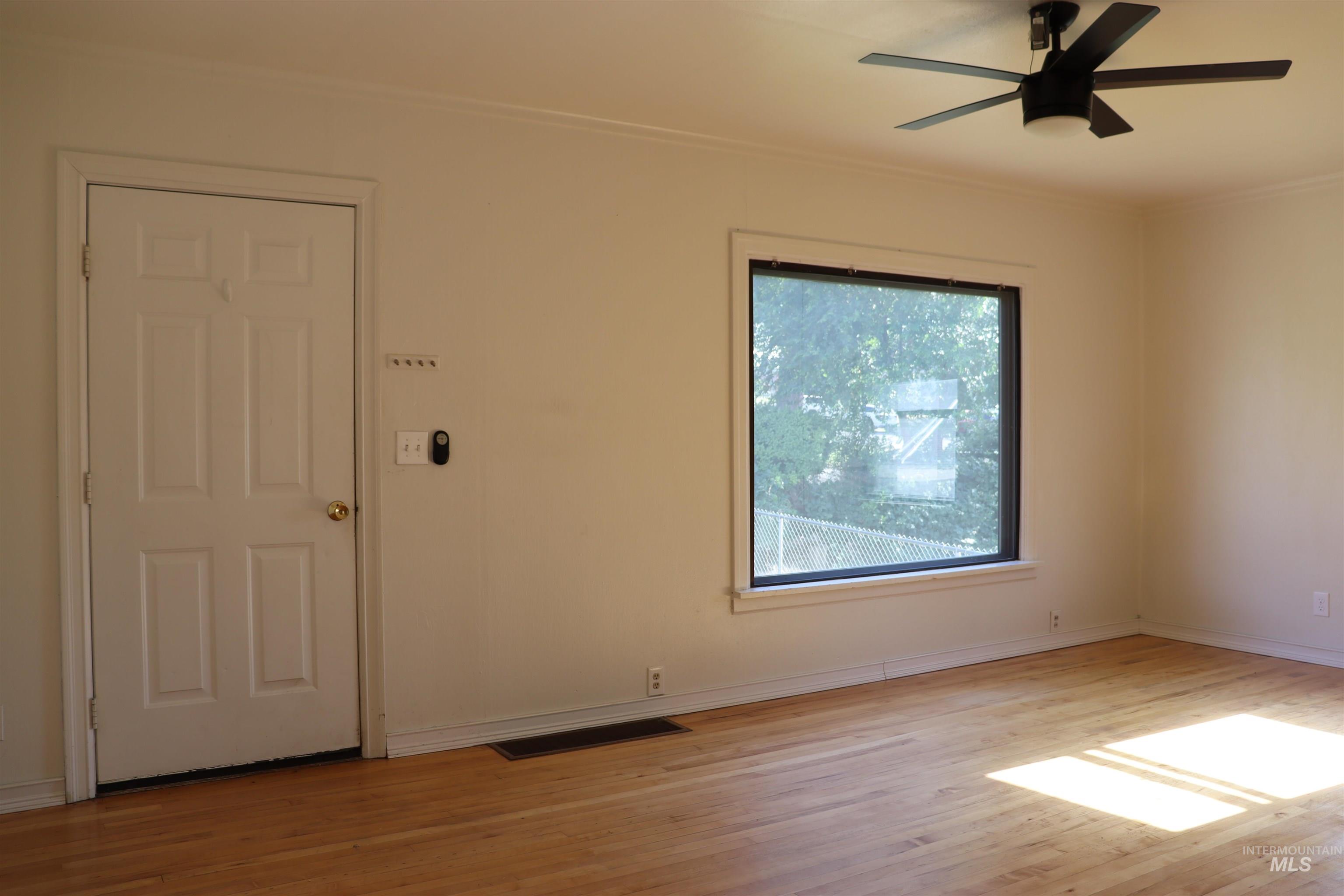 property viewer photo 8