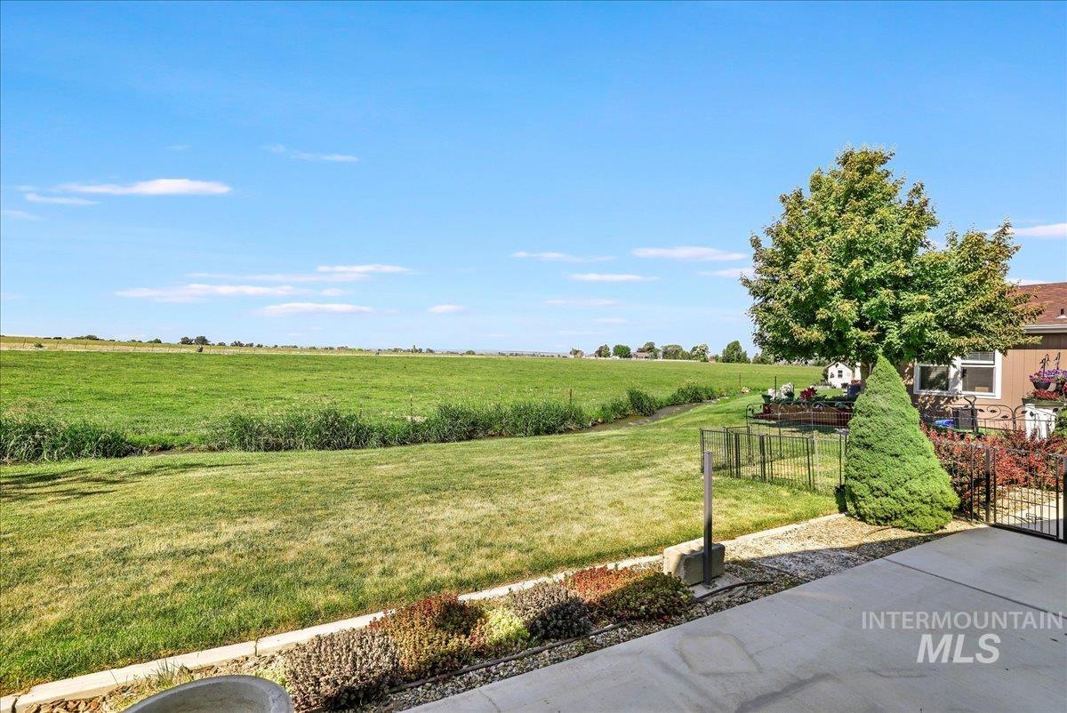 property viewer photo 18