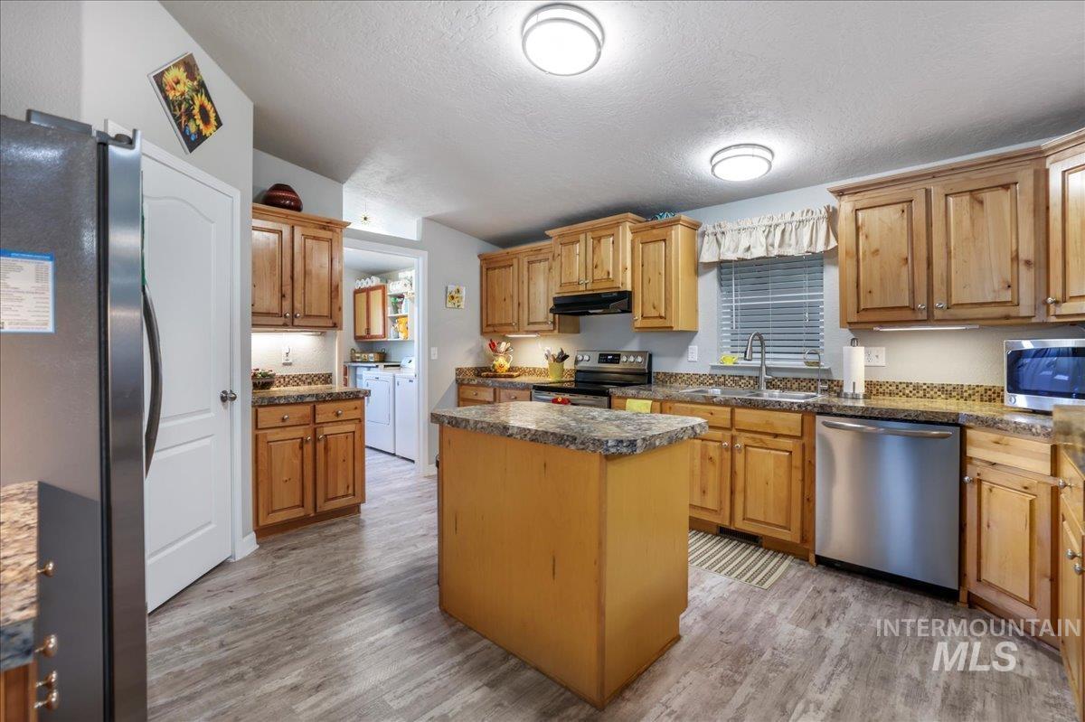 property viewer photo 2