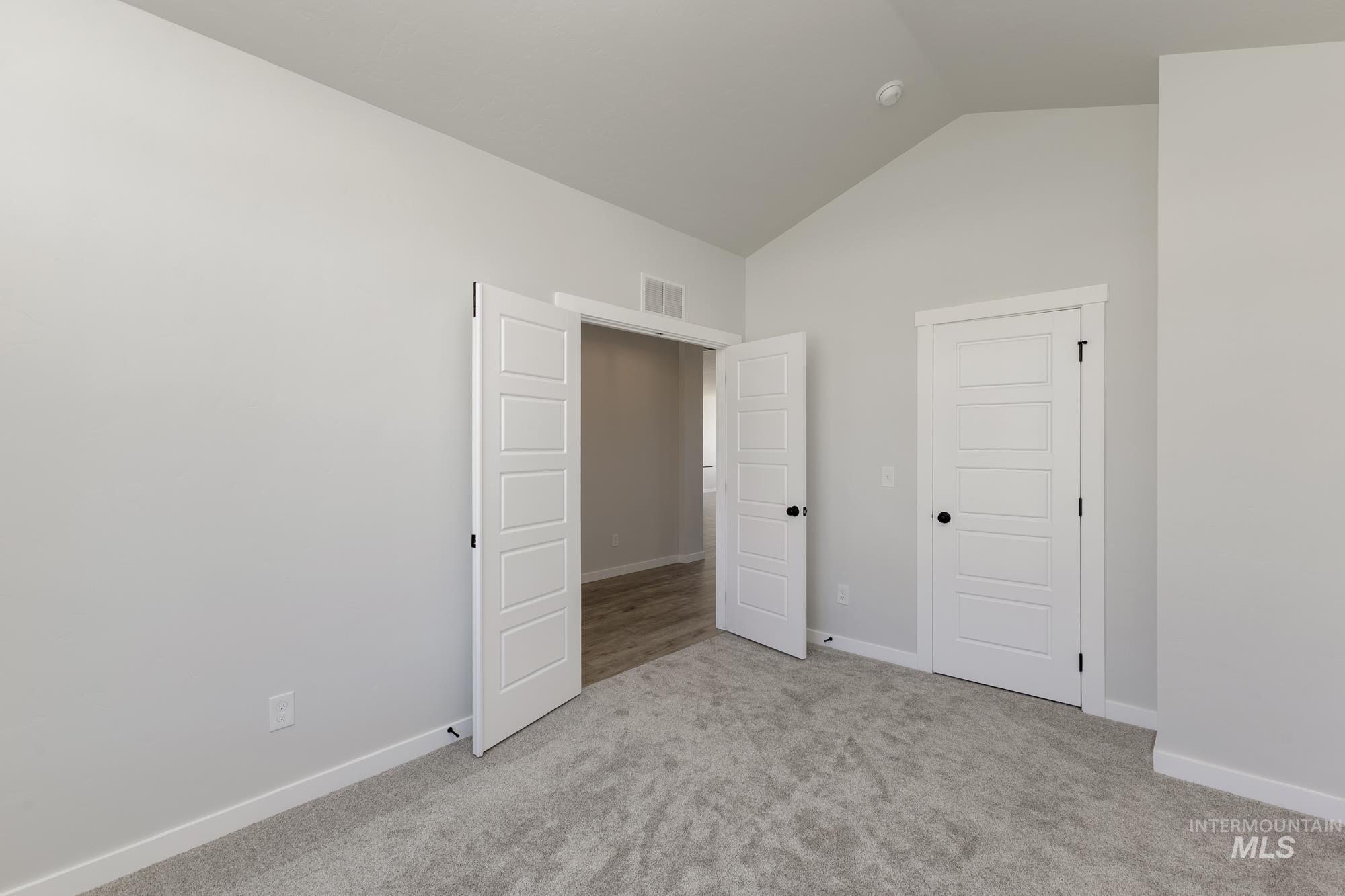 property viewer photo 12