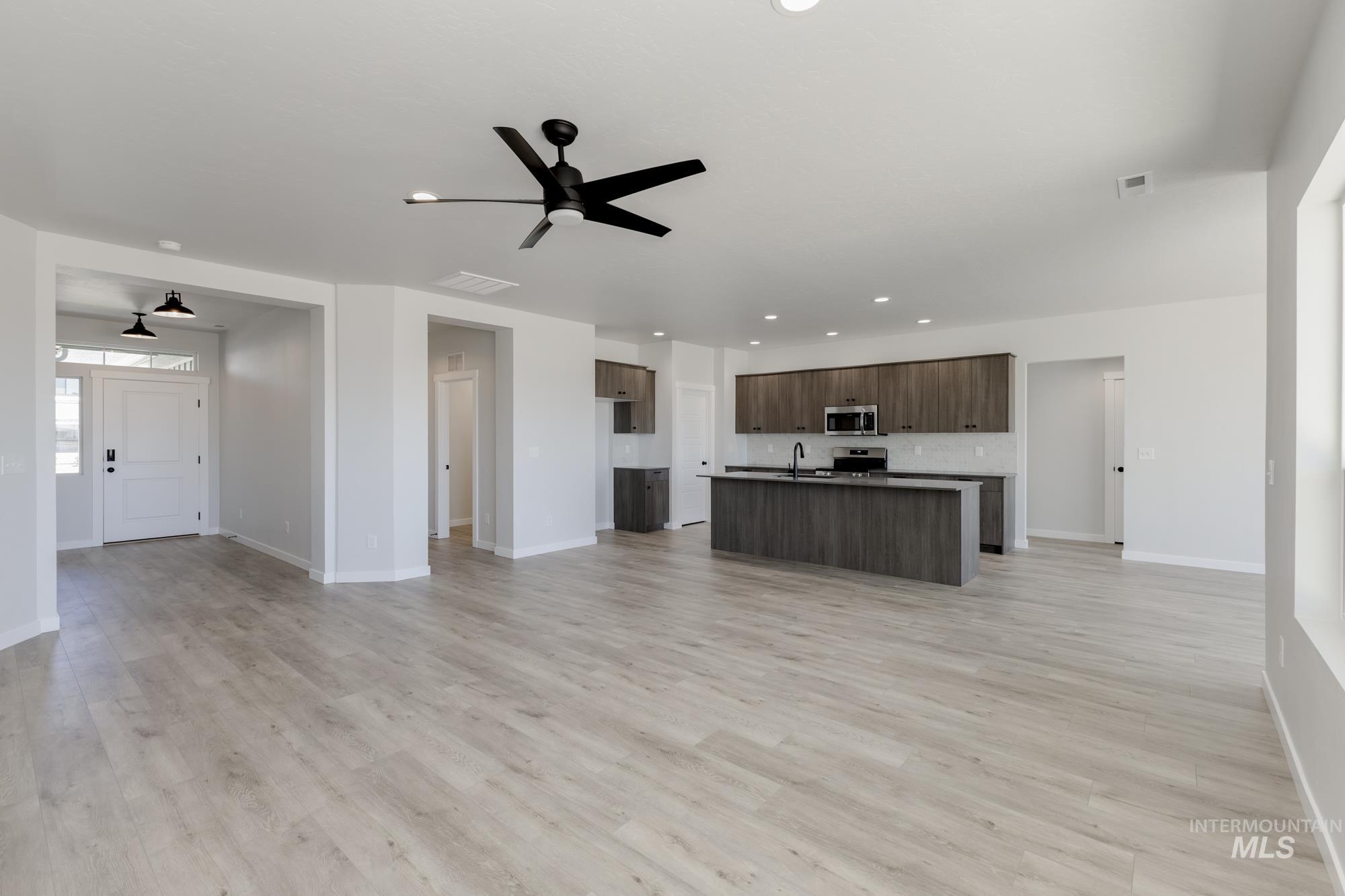 property viewer photo 6