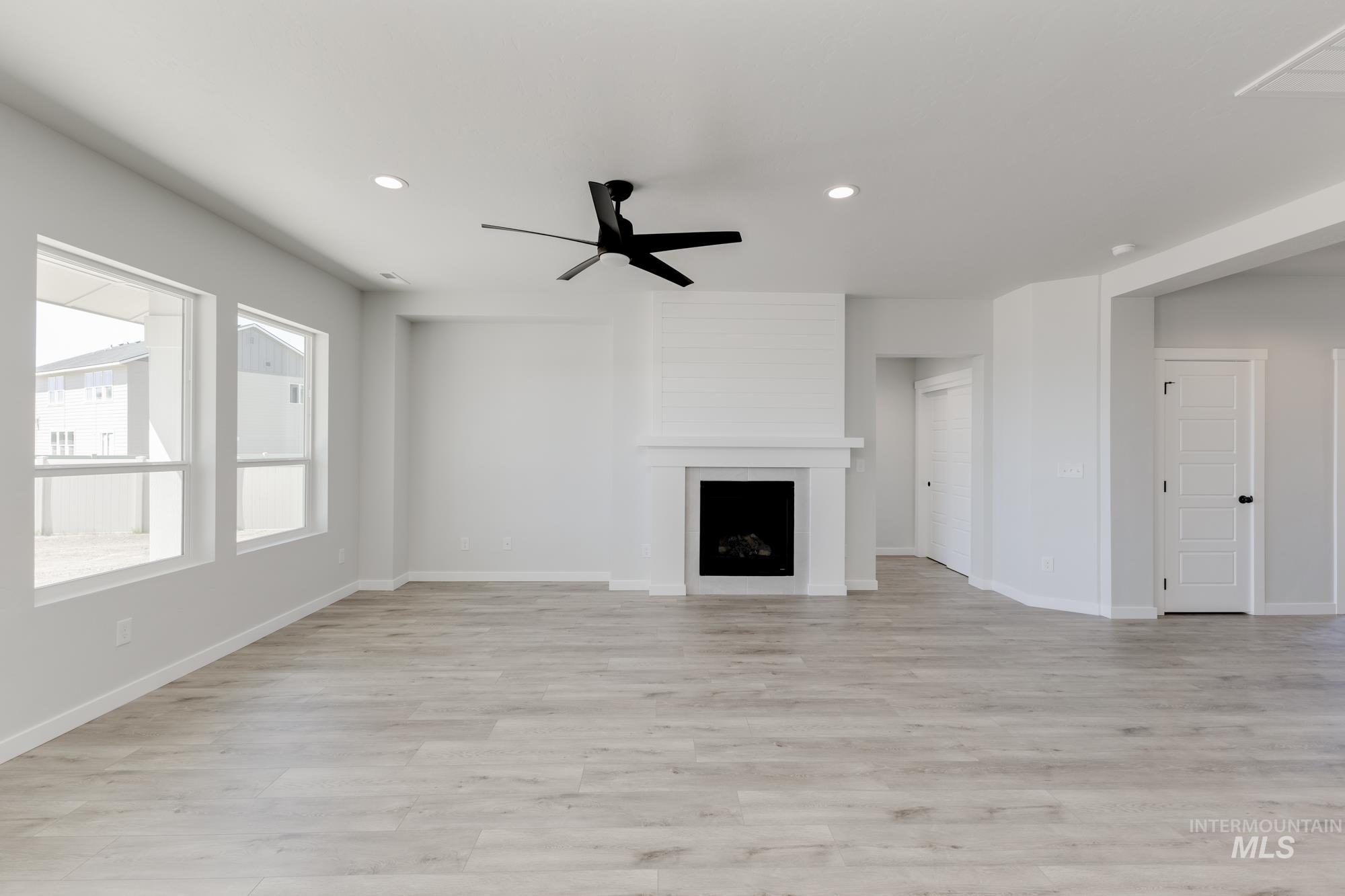 property viewer photo 8