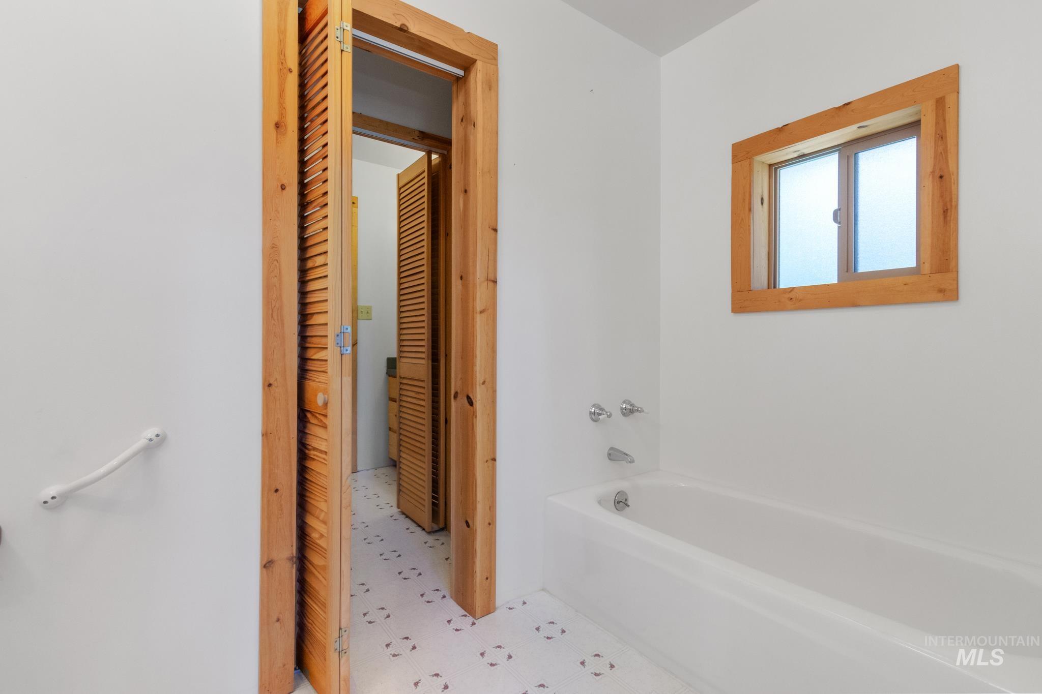 property viewer photo 23