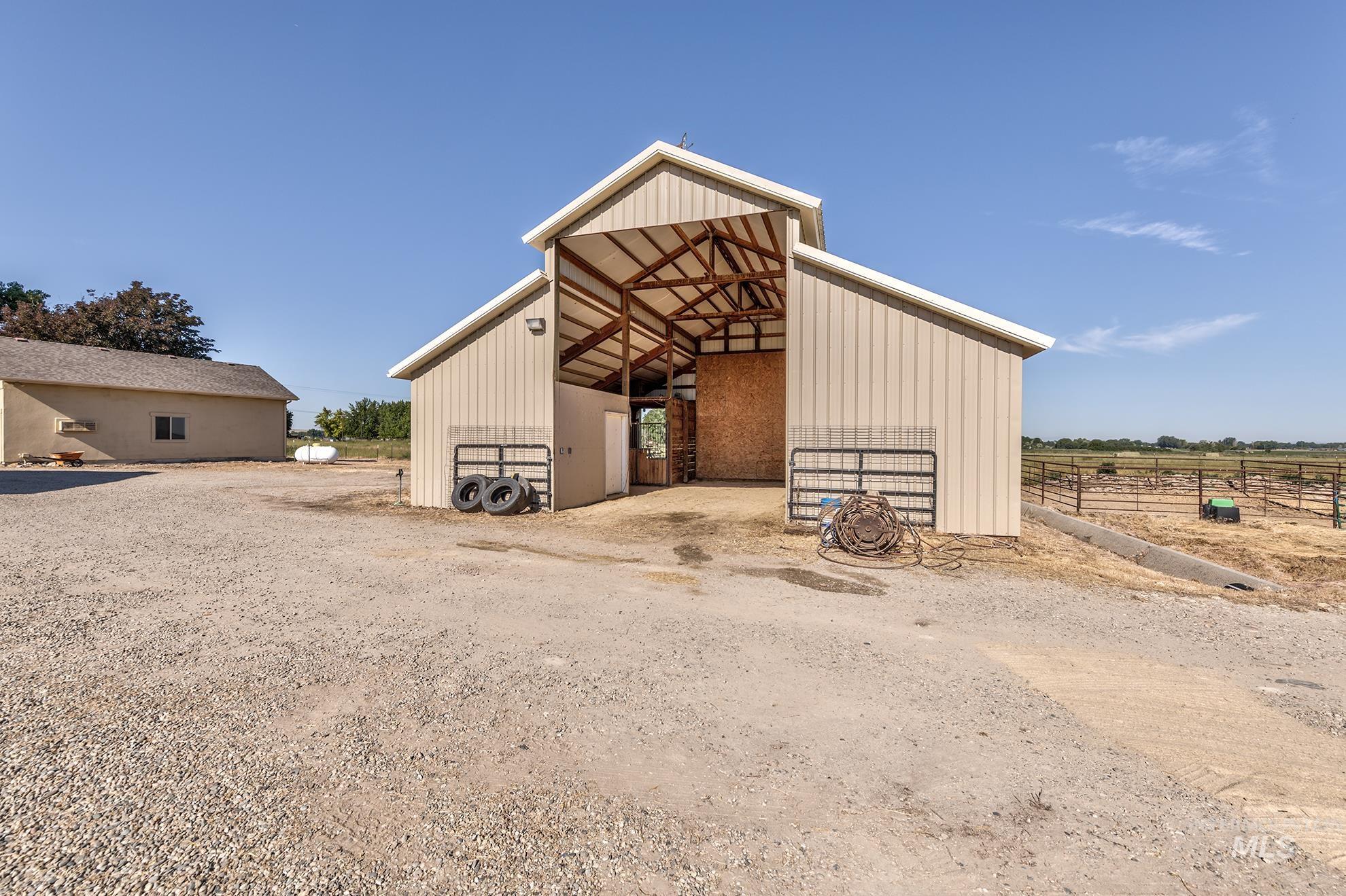 main property photo 41