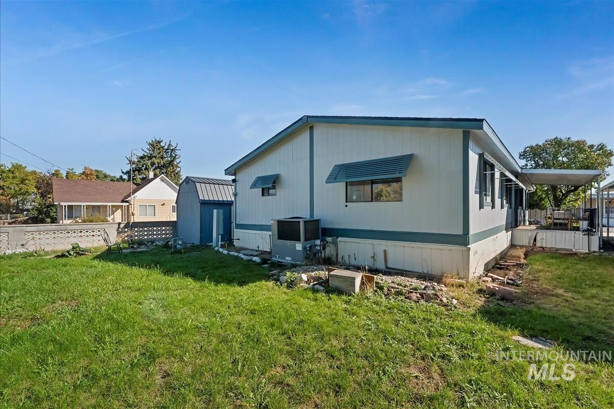 main property photo 28