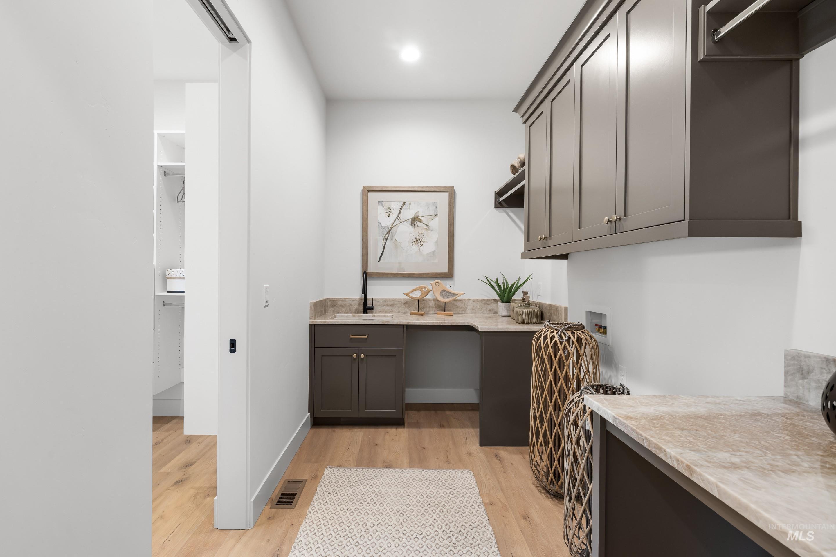 property viewer photo 27