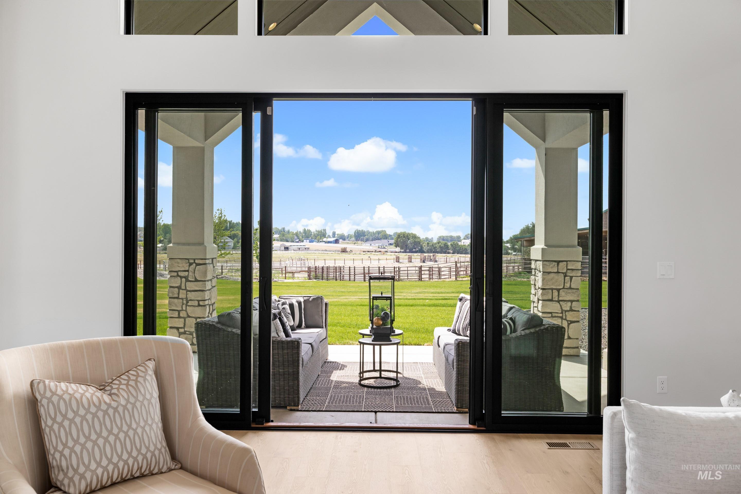 property viewer photo 7