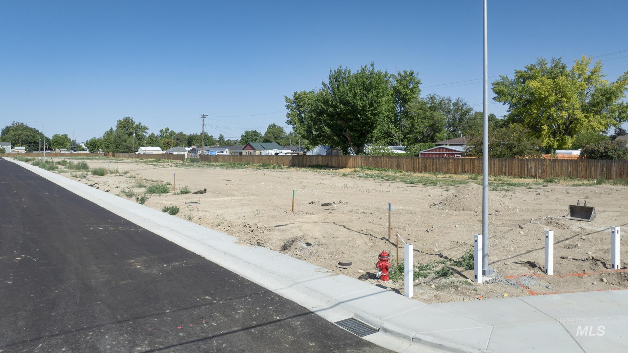 main property photo 9