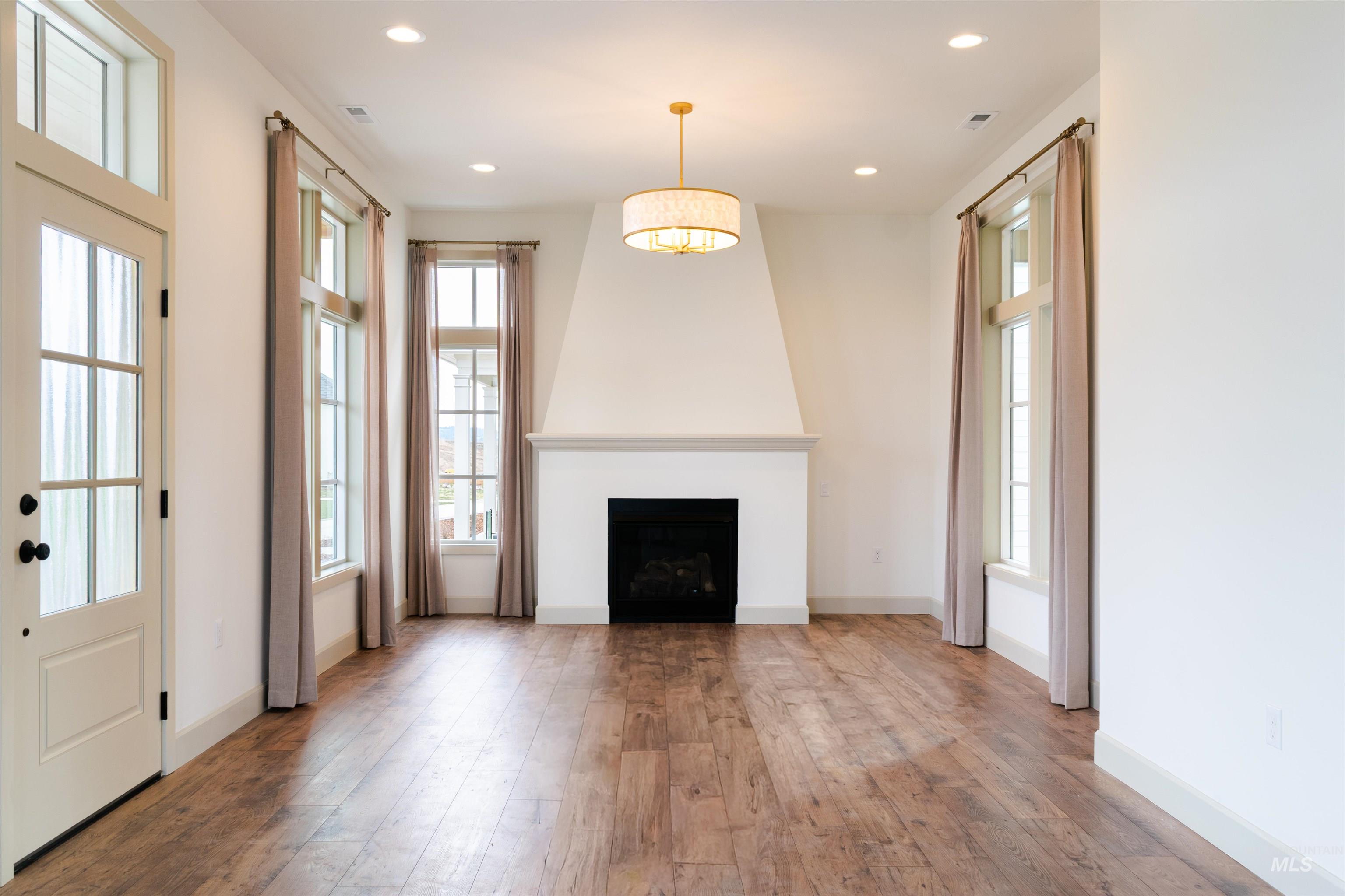 property viewer photo 2