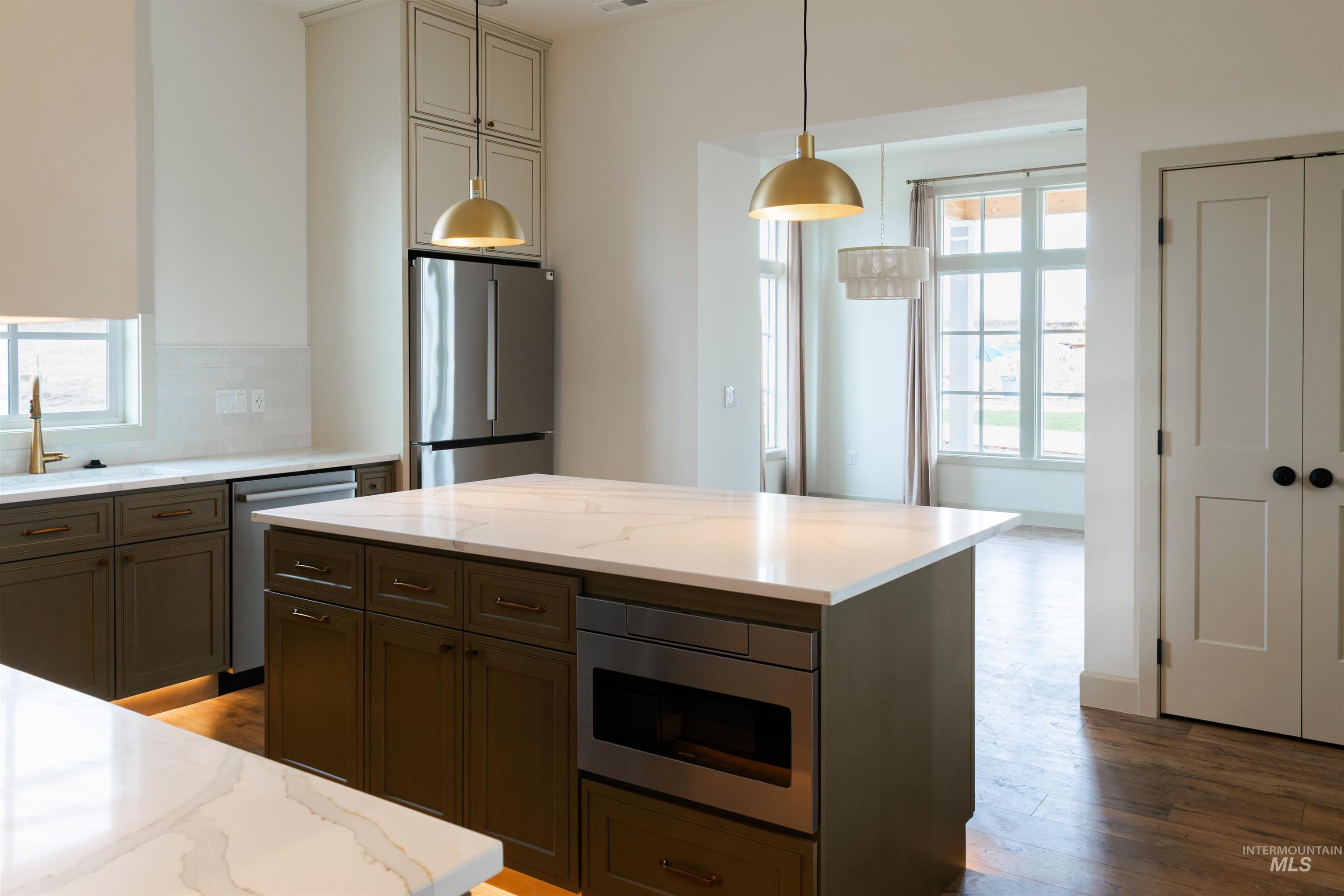 property viewer photo 7