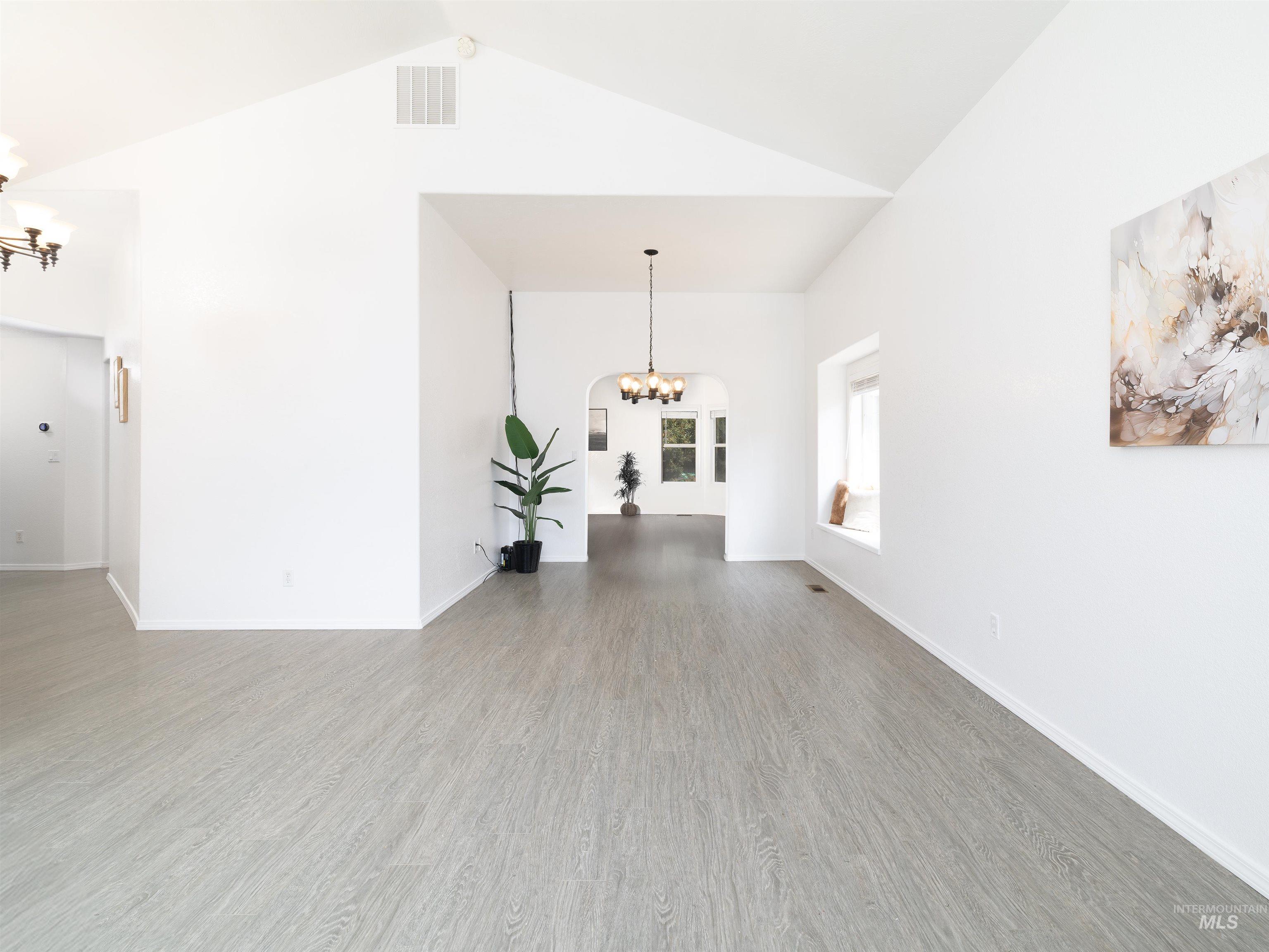 property viewer photo 1