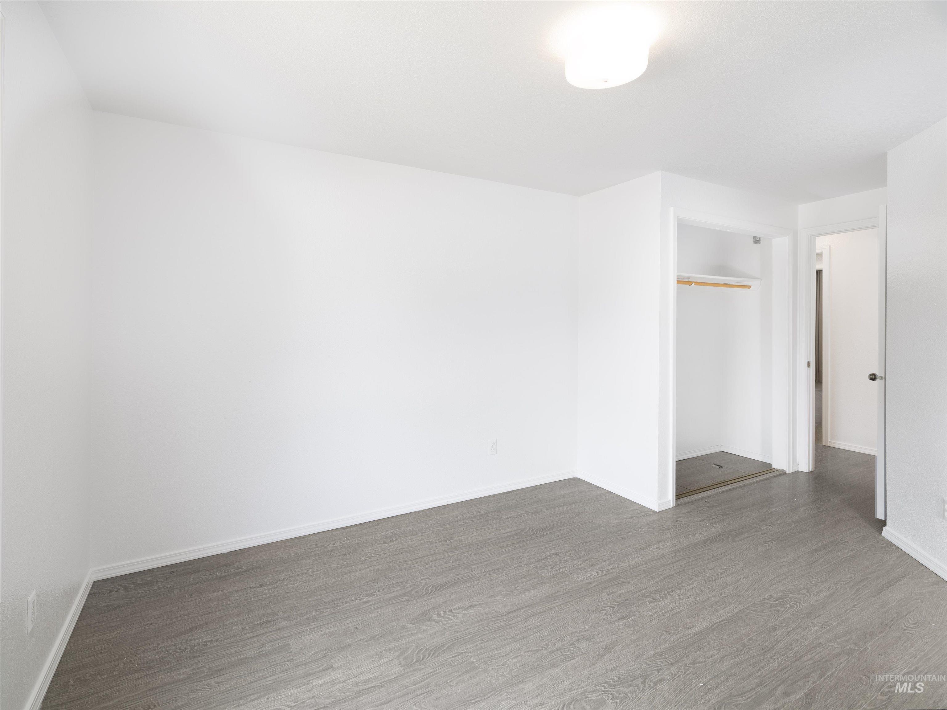property viewer photo 16