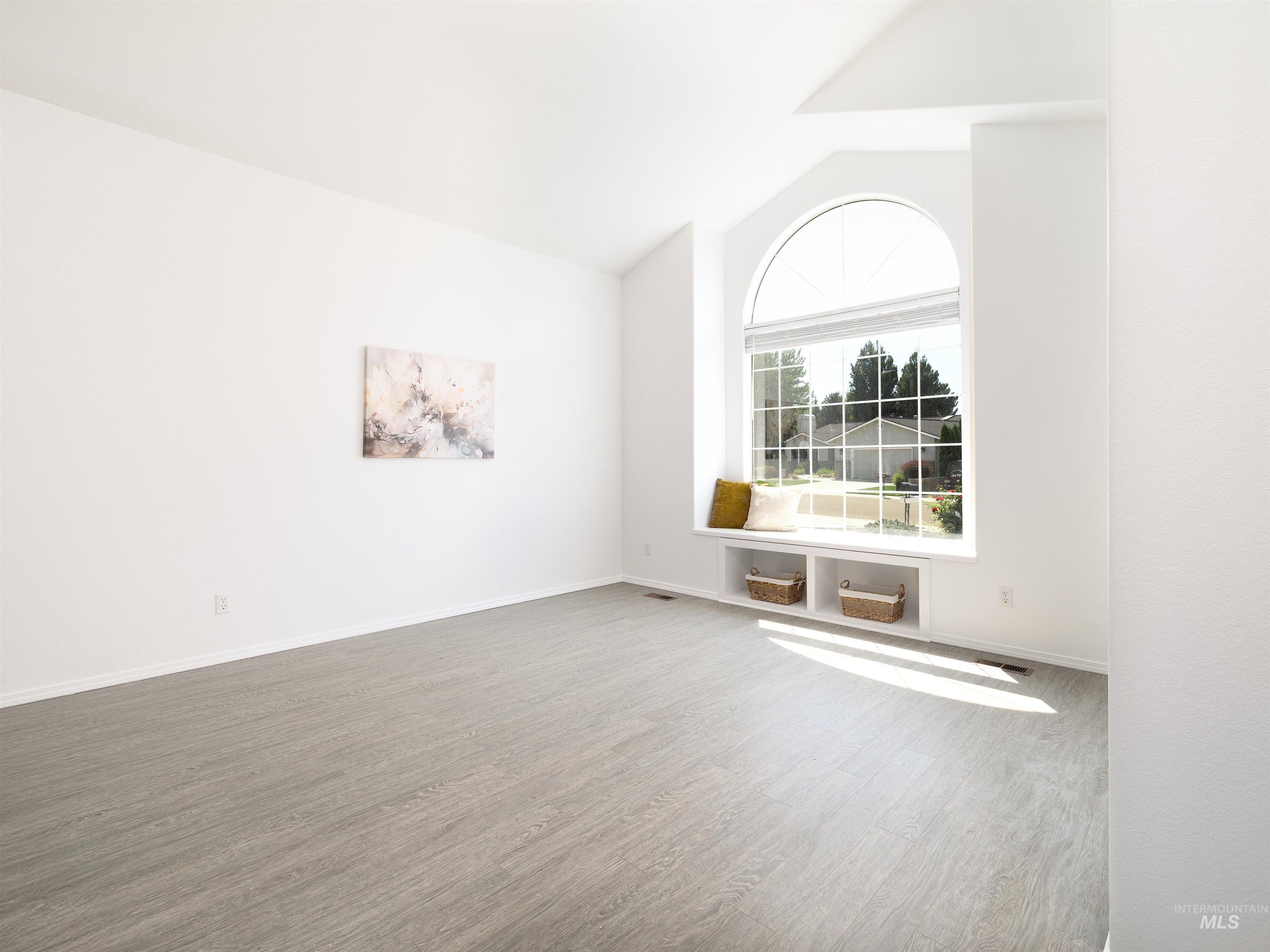 property viewer photo 3