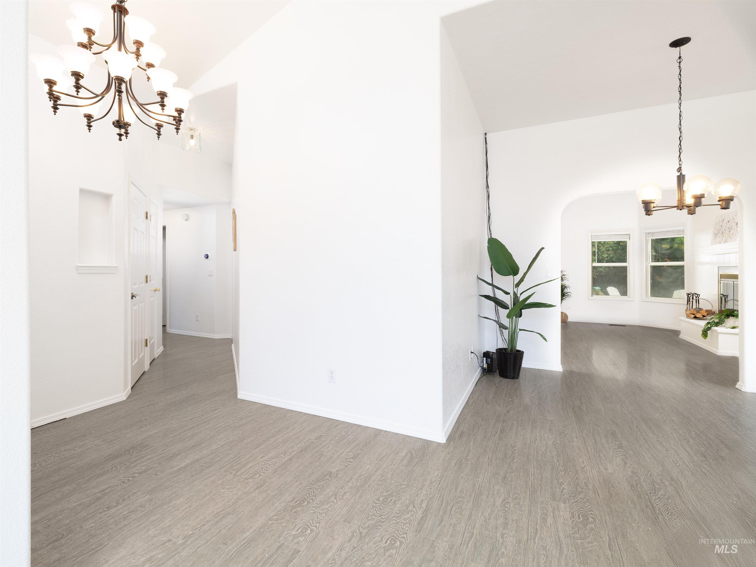 property viewer photo 4