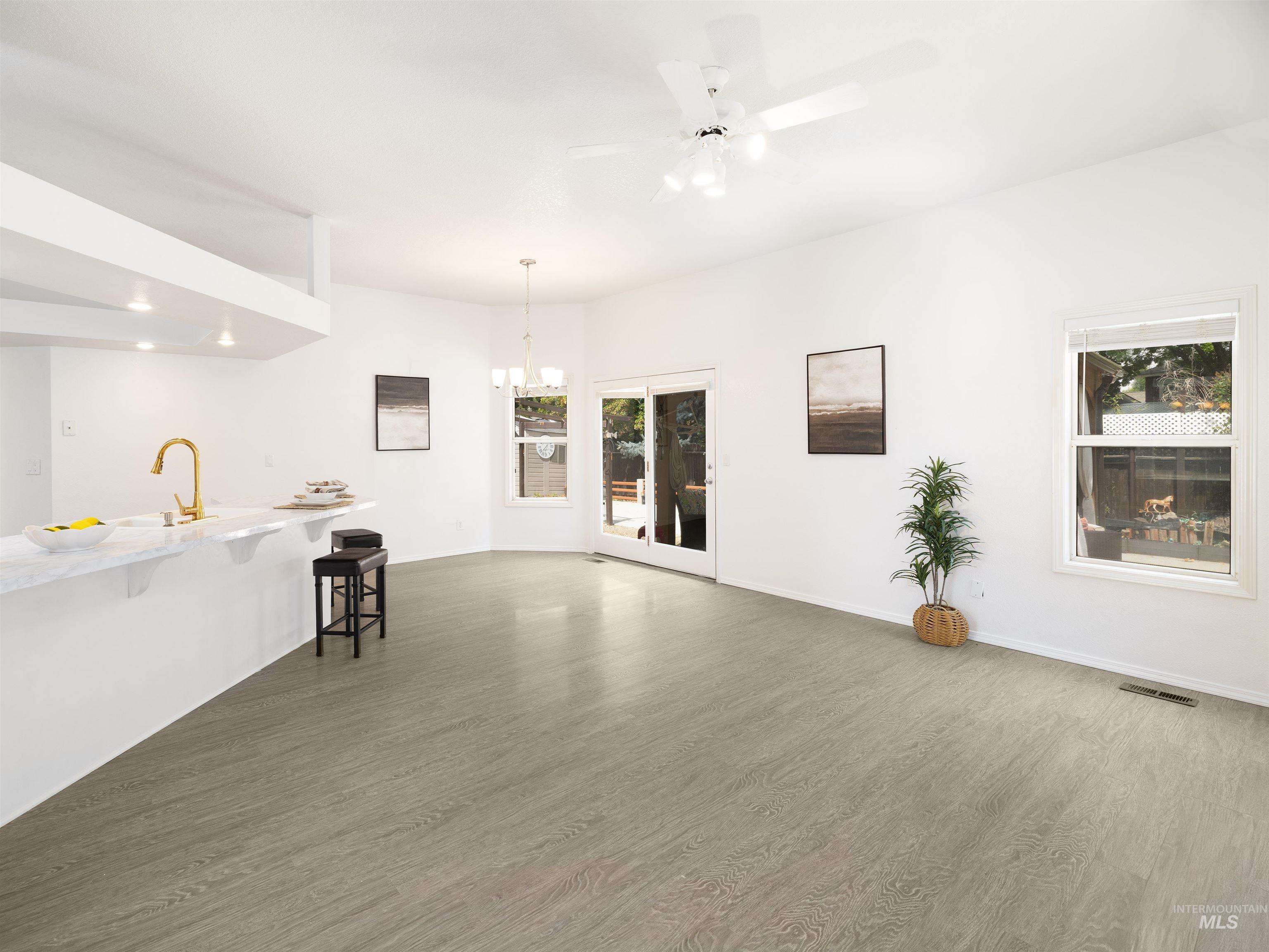 property viewer photo 5