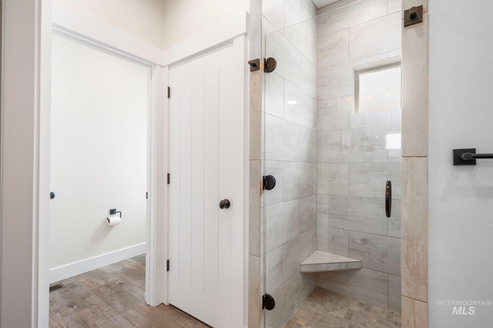 property viewer photo 16