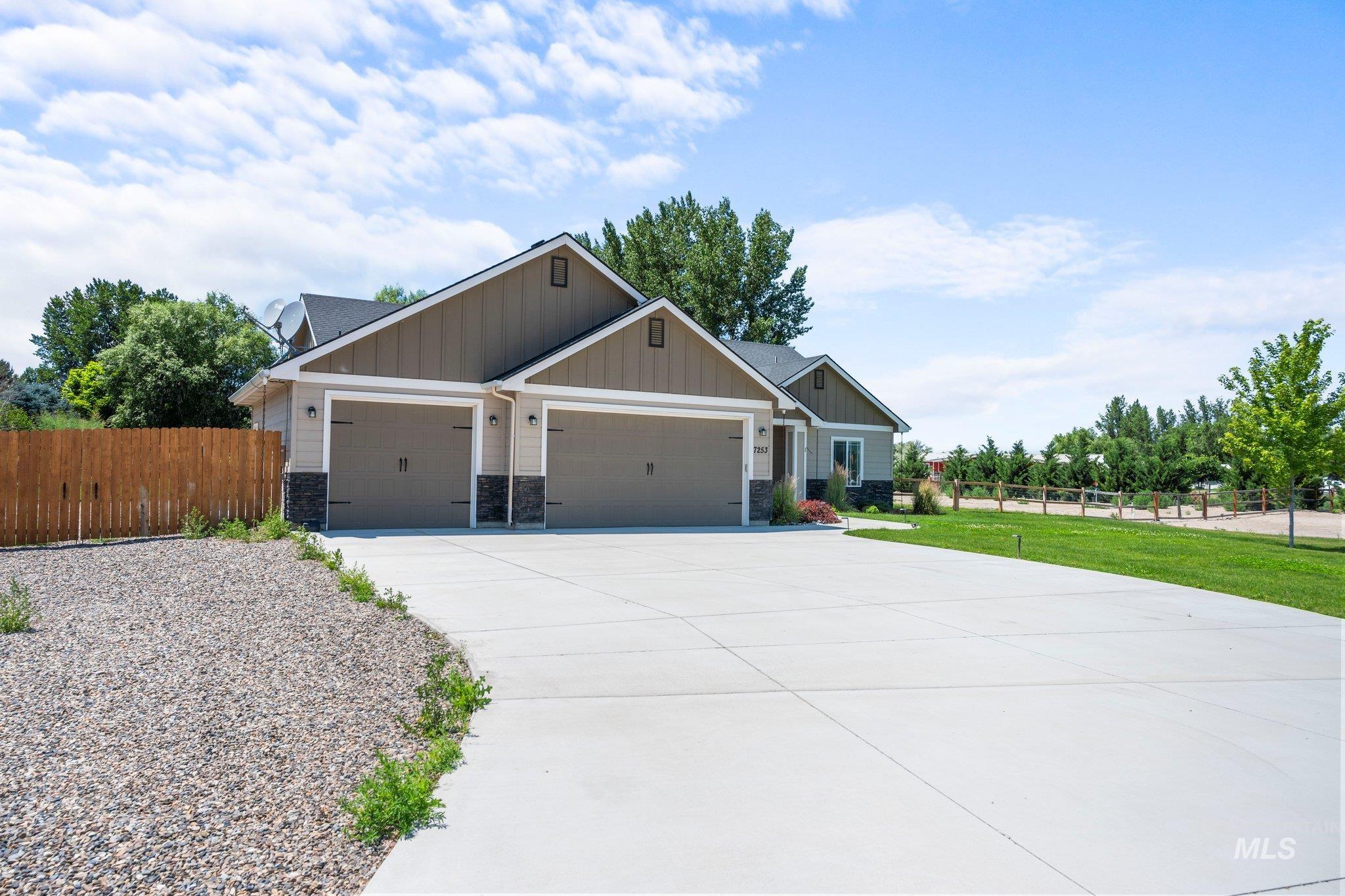 property viewer photo 42