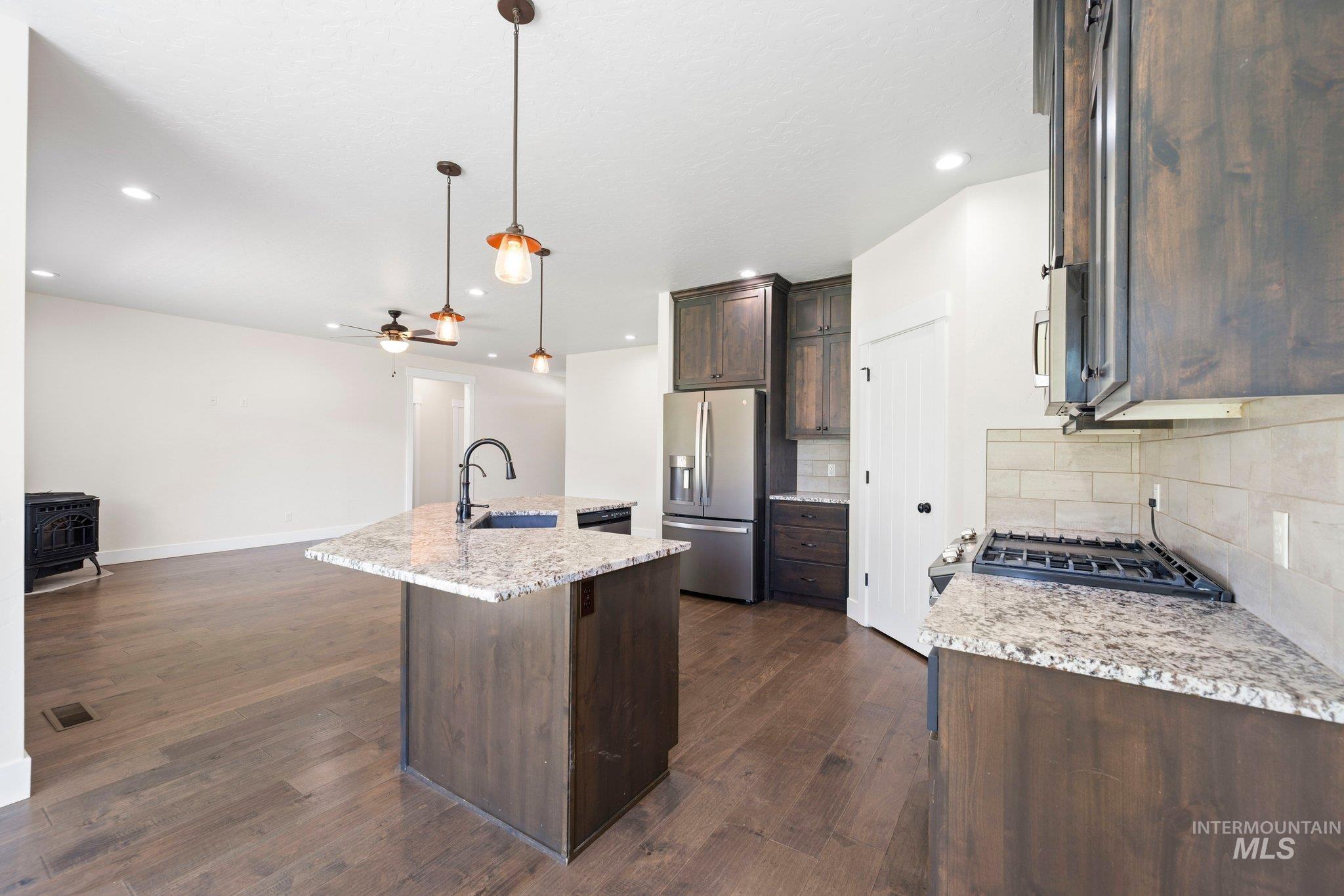 property viewer photo 6