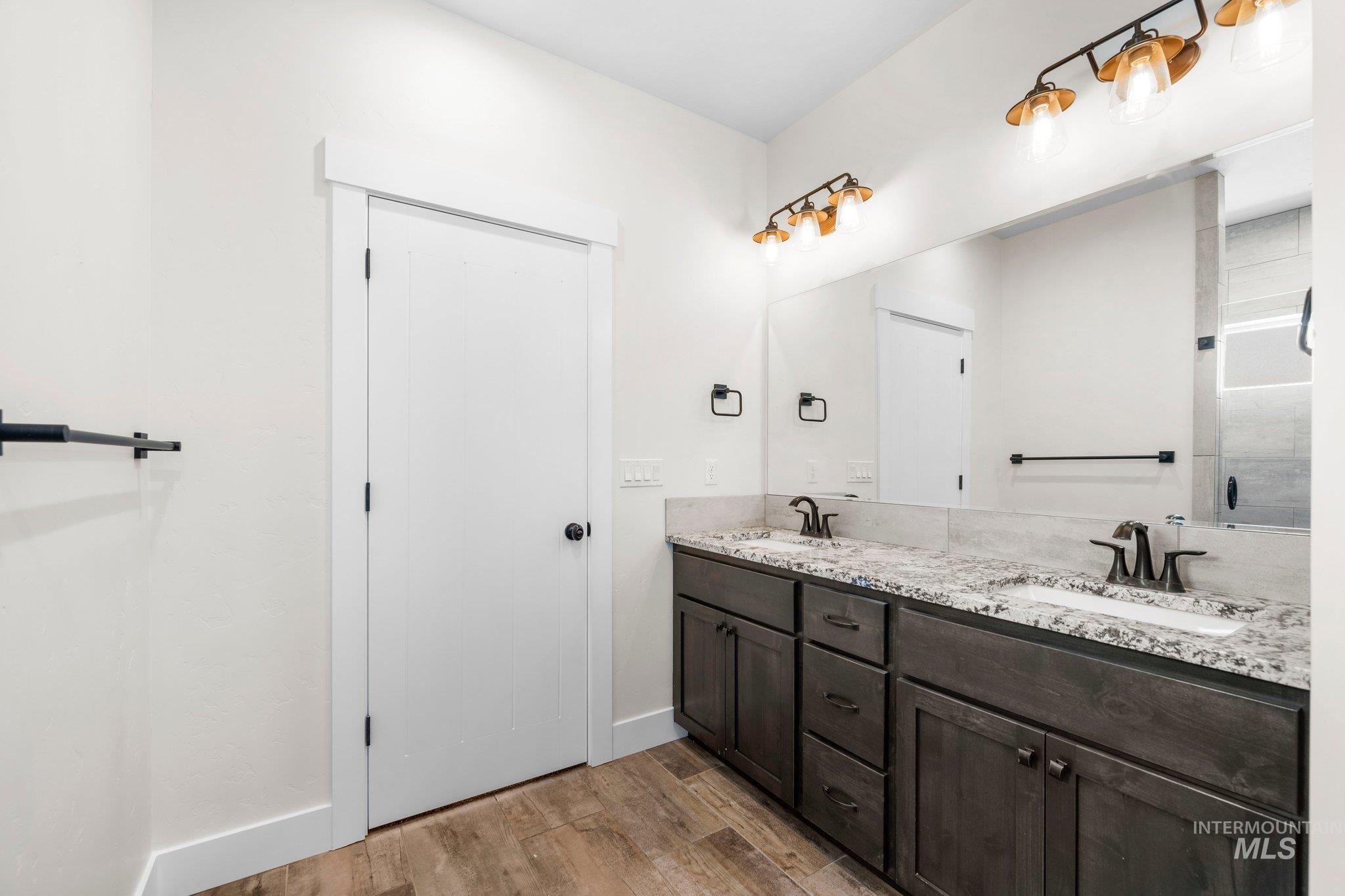 property viewer photo 7