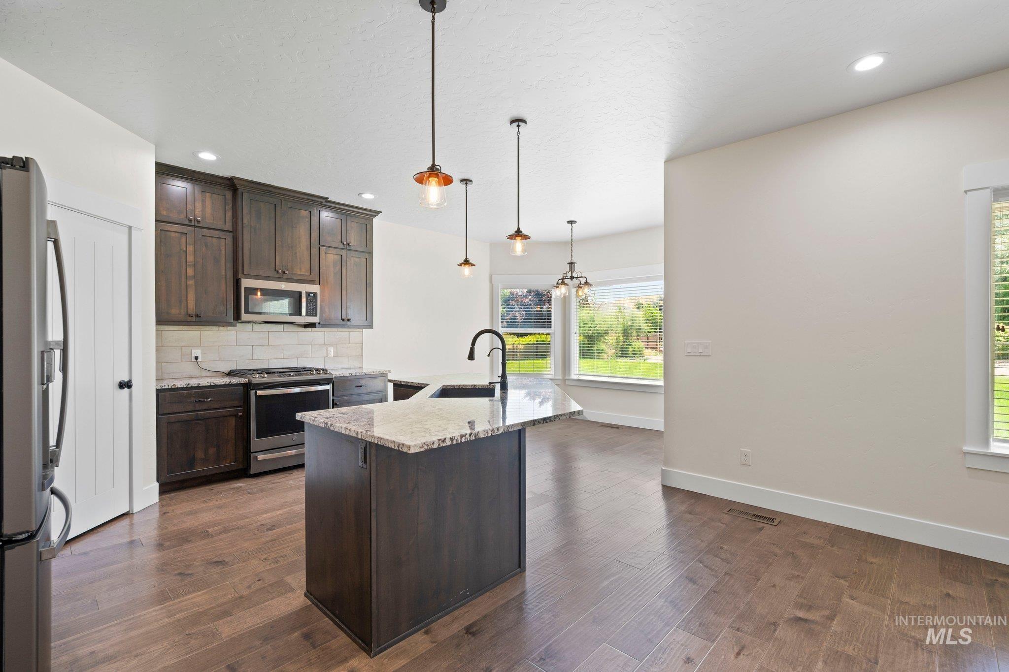 property viewer photo 8