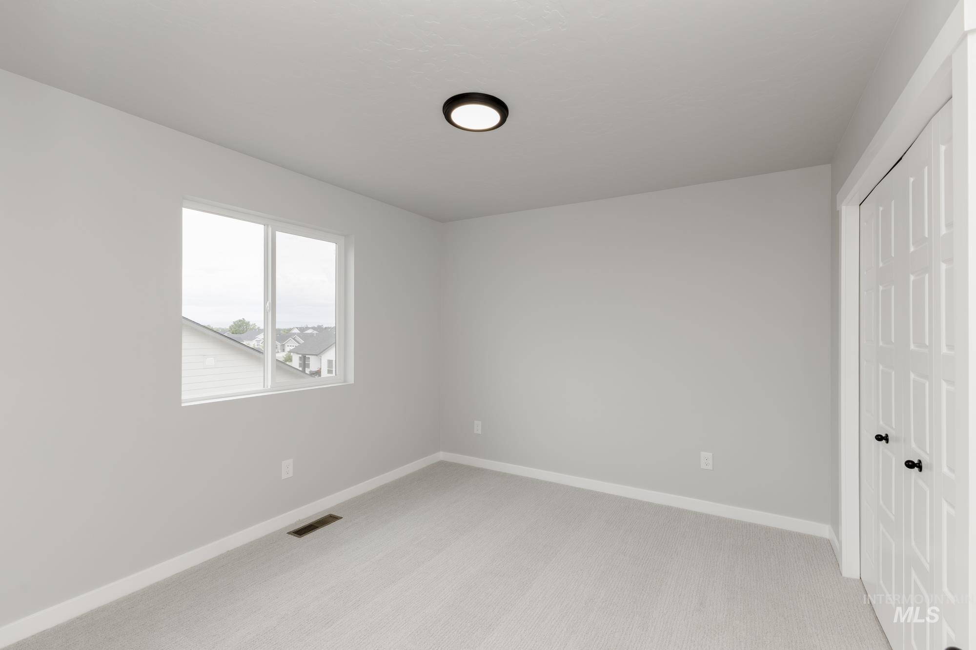property viewer photo 16
