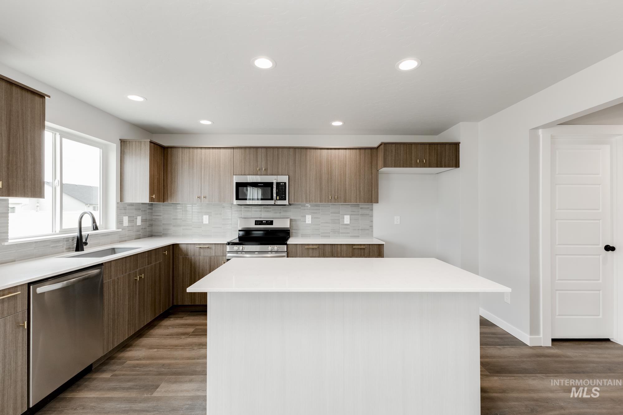 property viewer photo 3