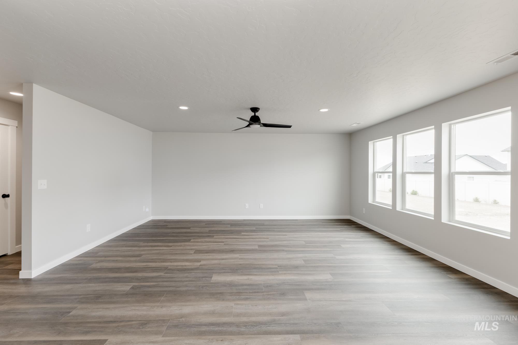 property viewer photo 9