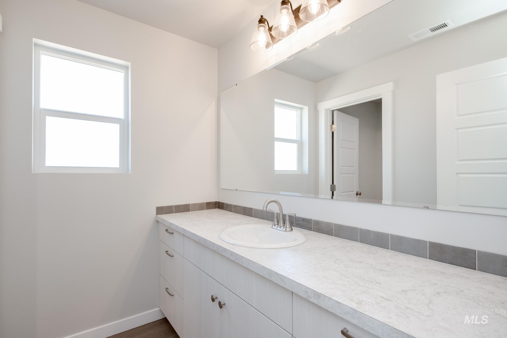 property viewer photo 15