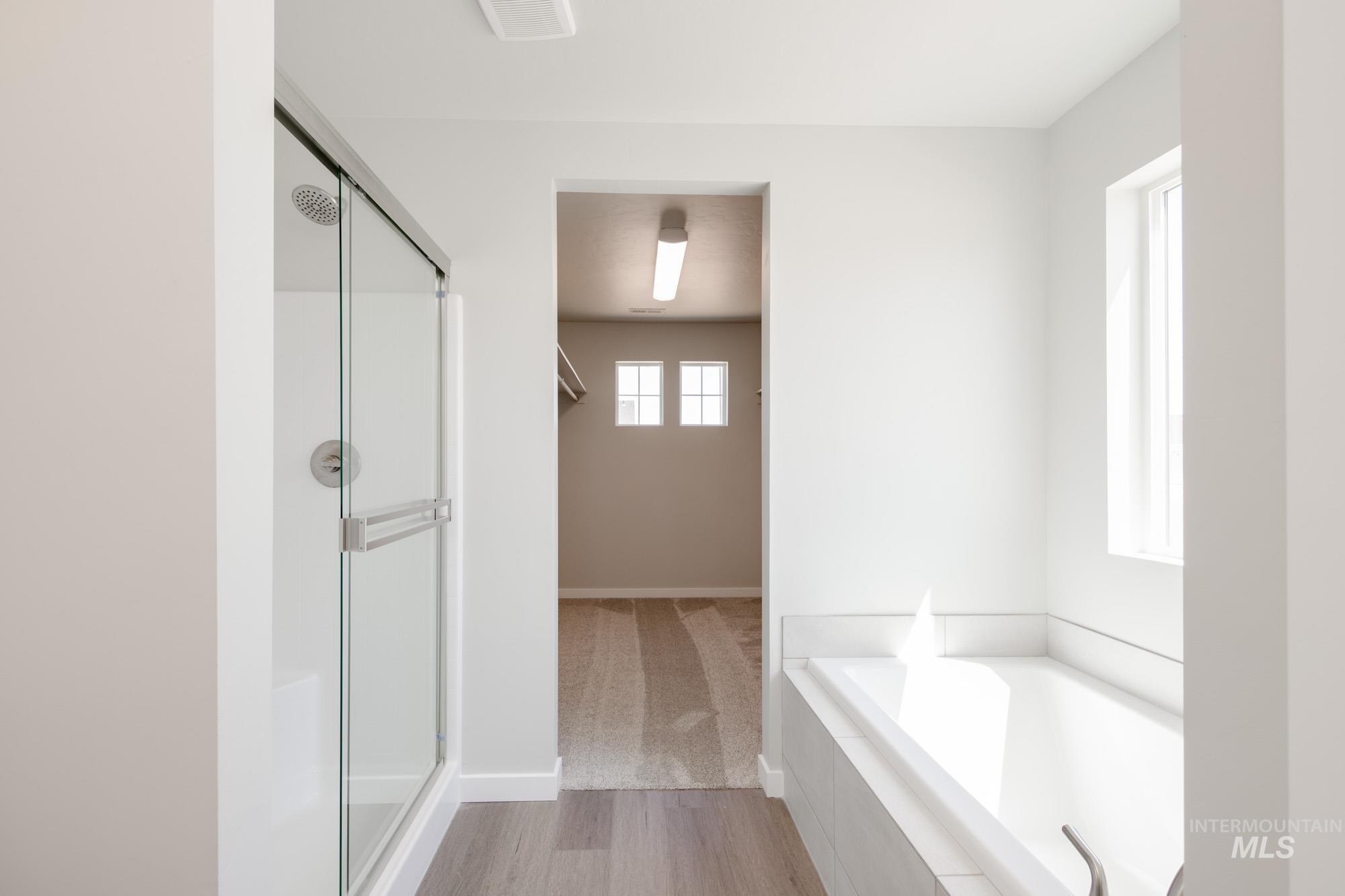 property viewer photo 24