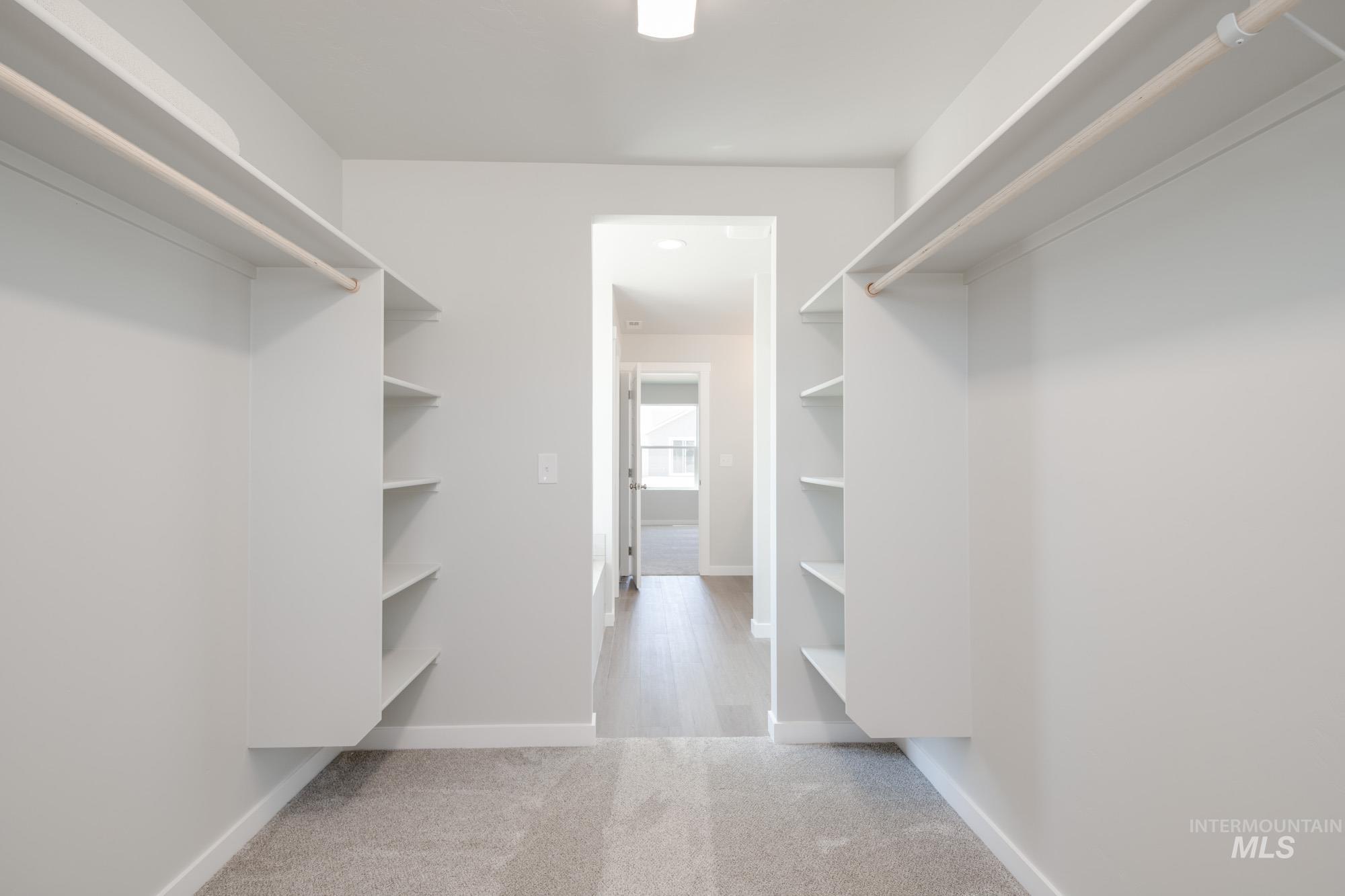 property viewer photo 25