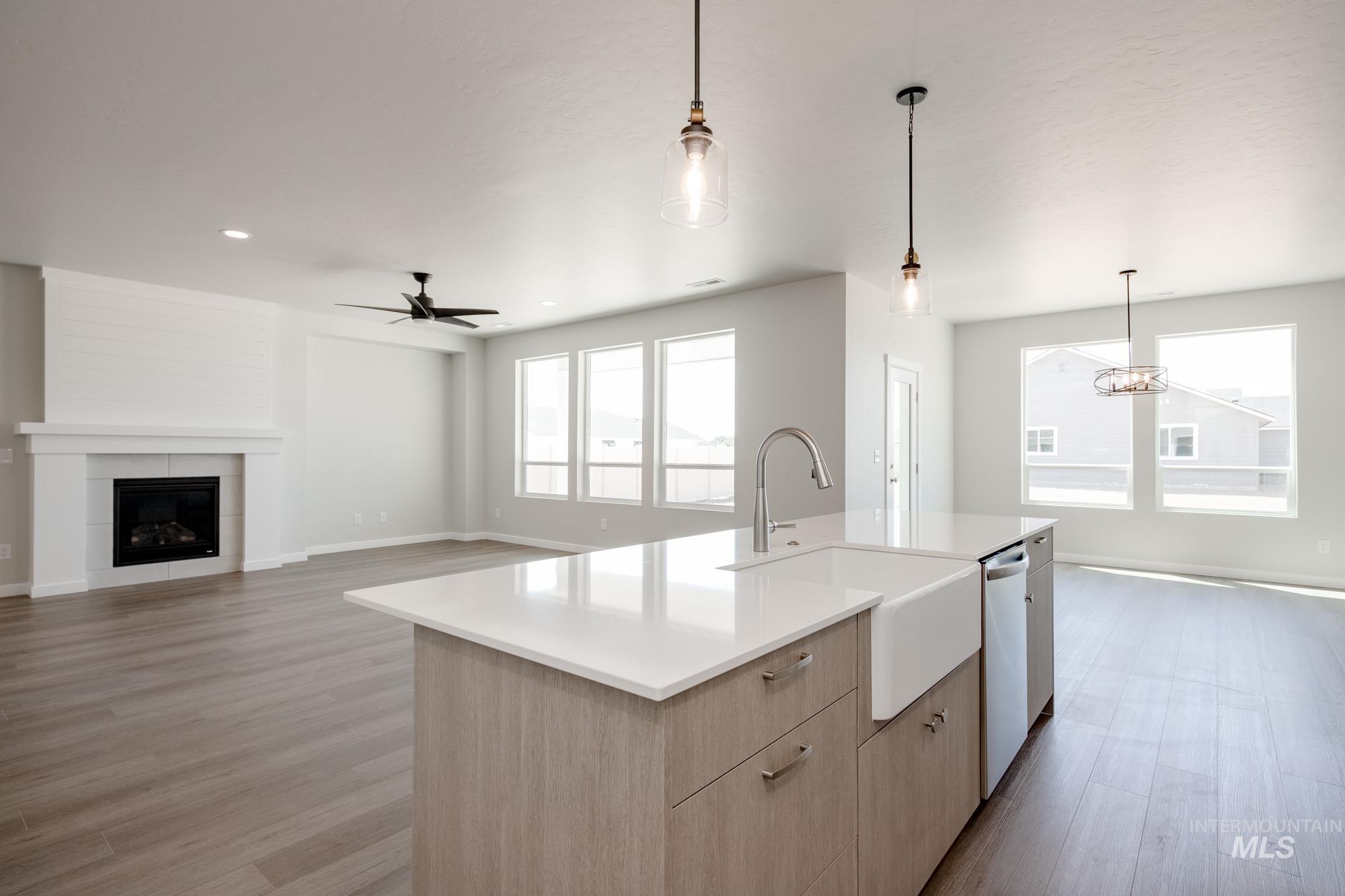 property viewer photo 6