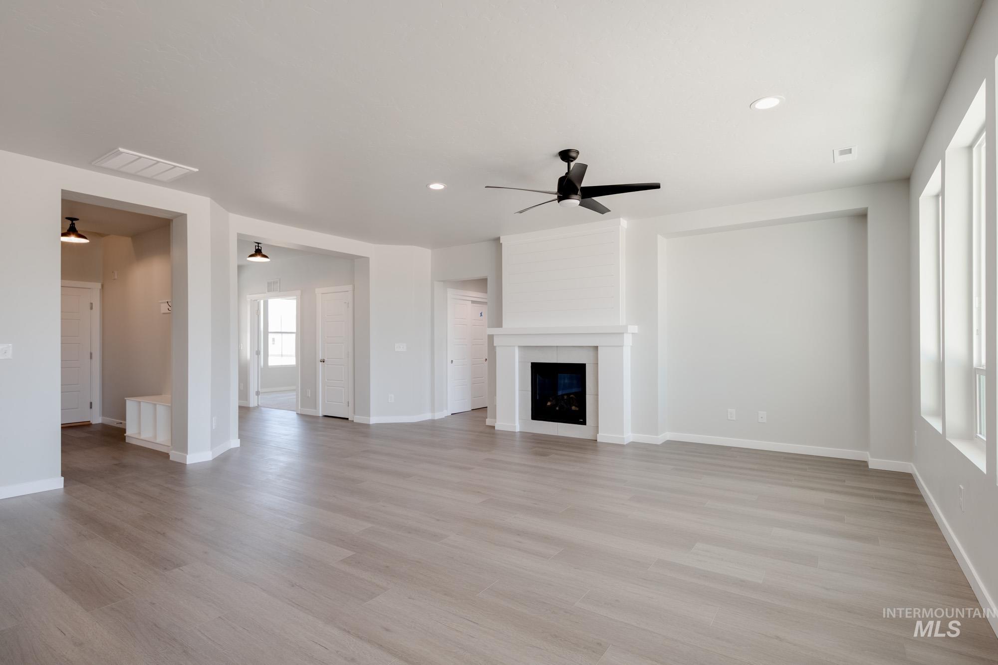 property viewer photo 7