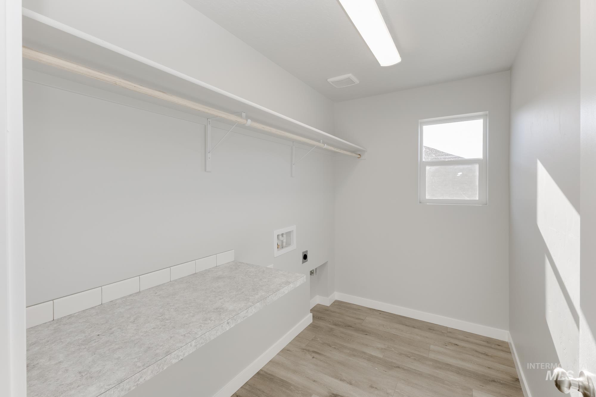 property viewer photo 18