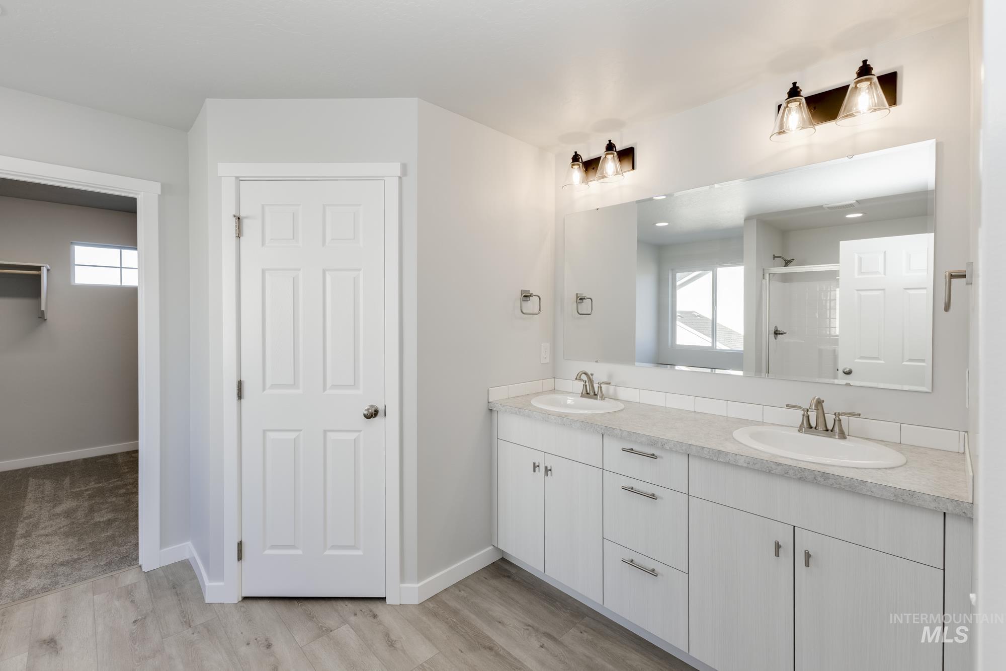 property viewer photo 23